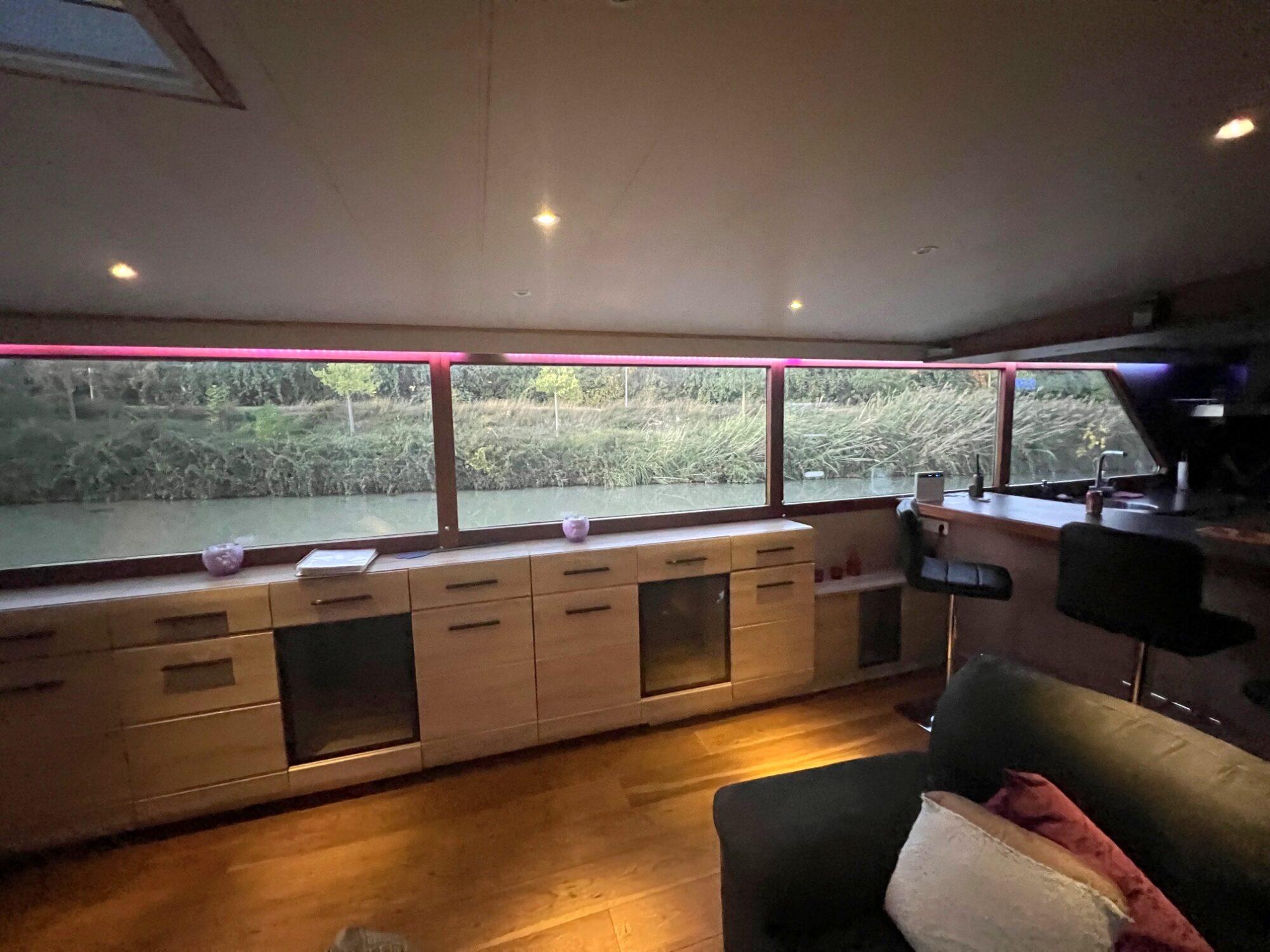 Luxe-Motor Luxe Motor 27.70 VS Varend Woonschip