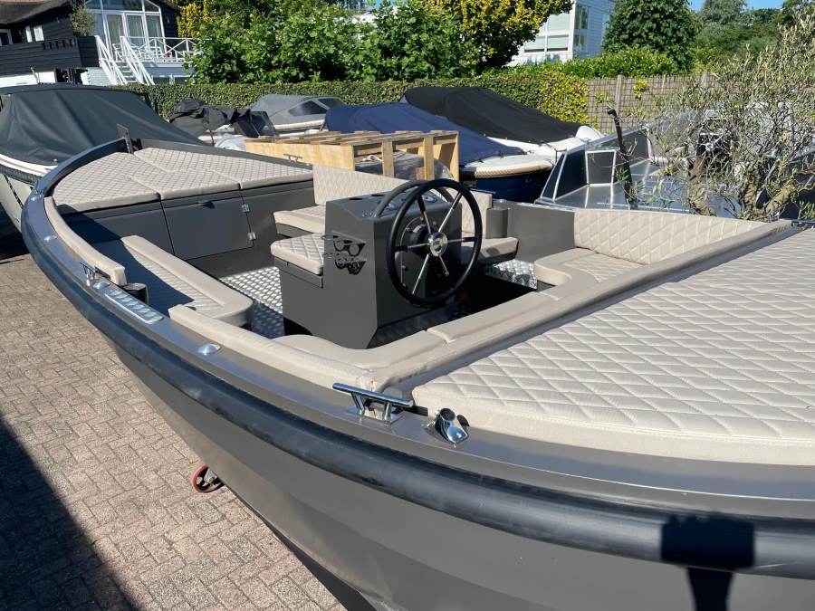Steelfish 670 vaarklaar 60pk Honda