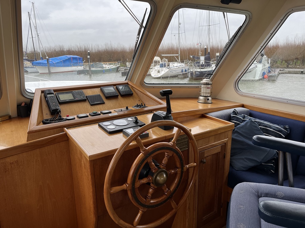 Blauwe Hand Trawler 1400