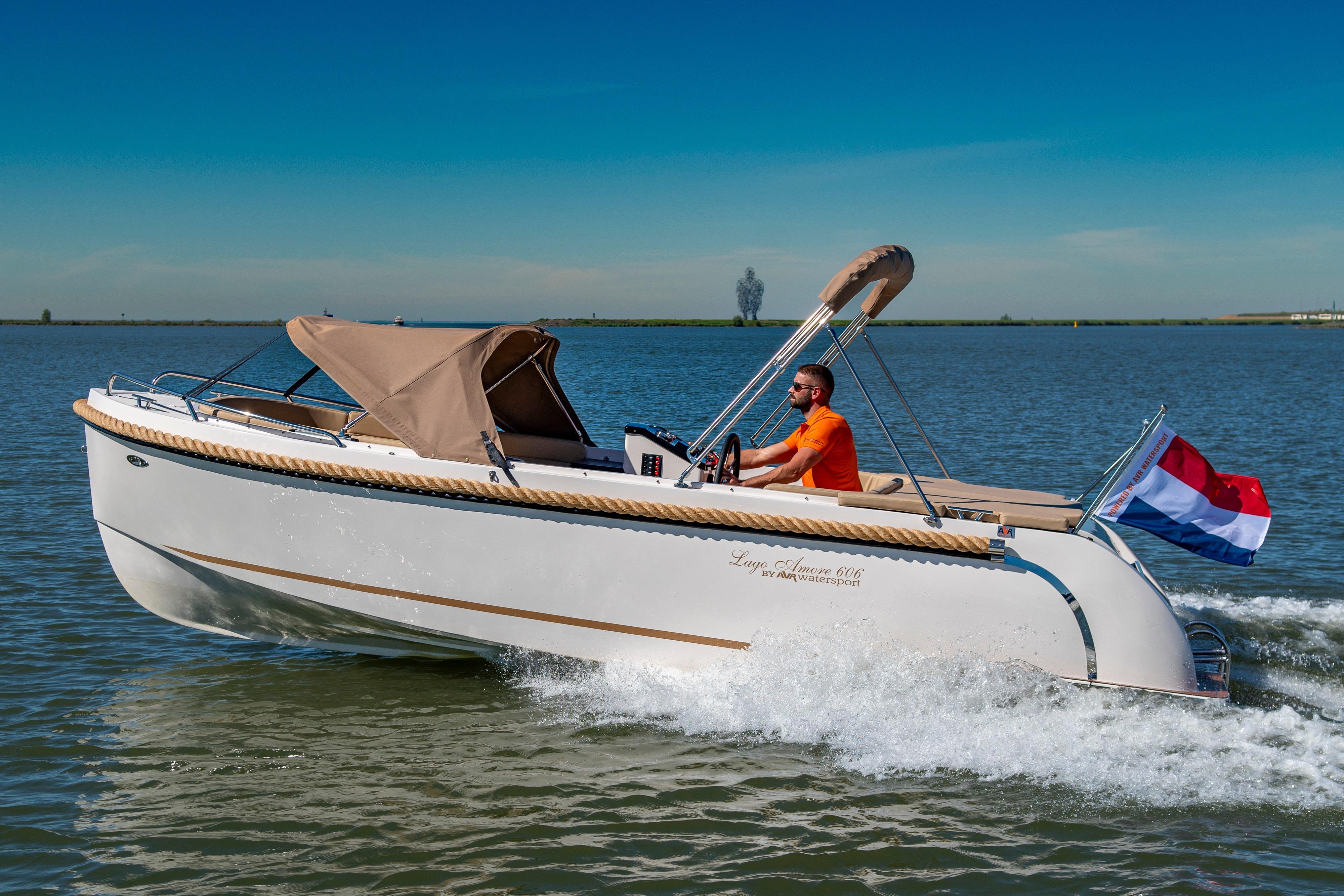 Lago Amore 606 Tender