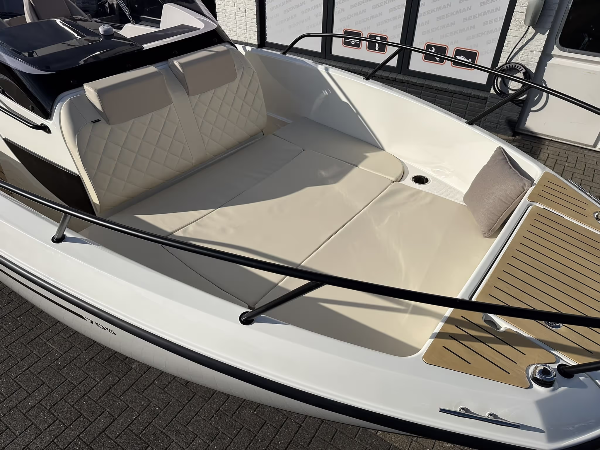 Quicksilver 705 Open