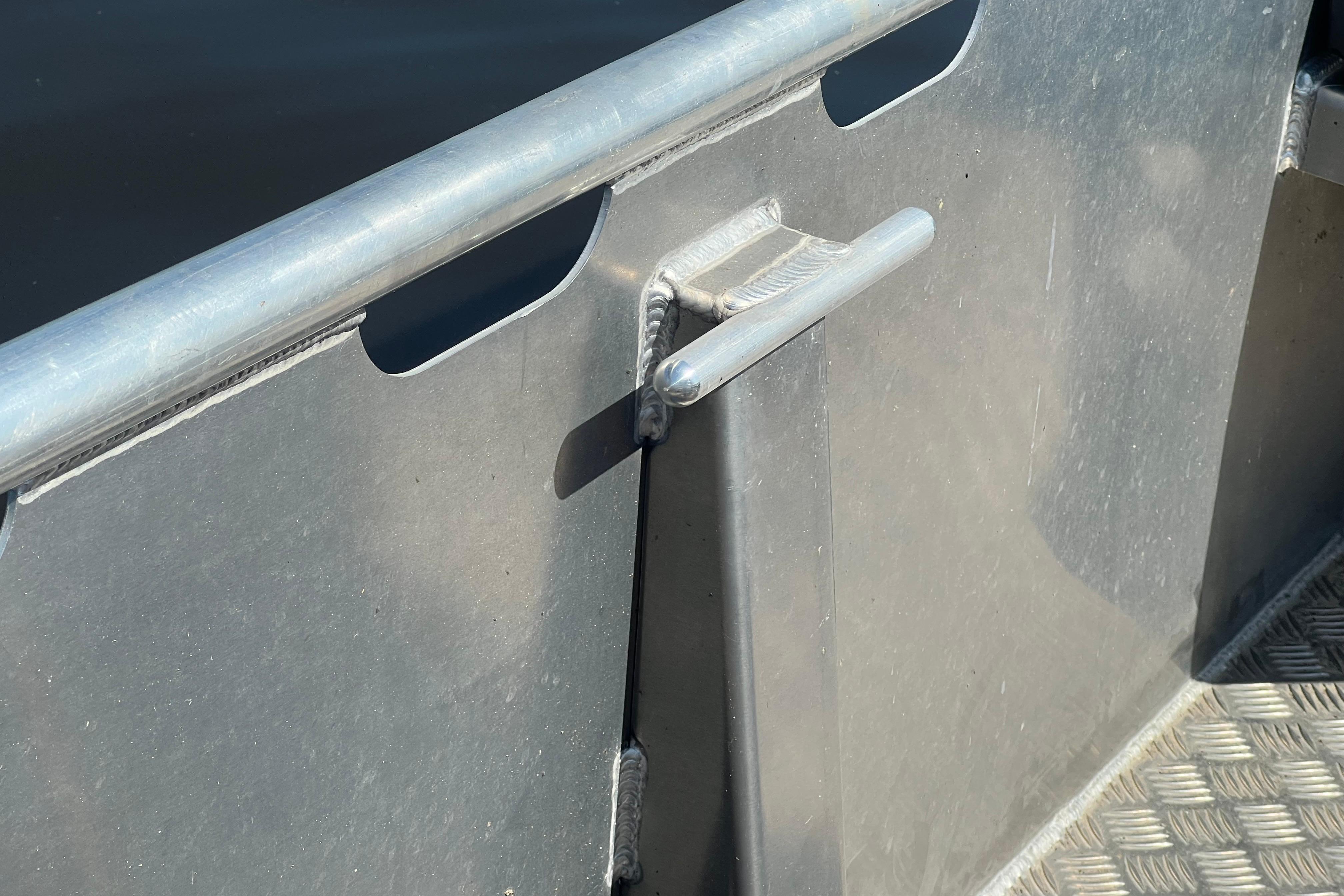 DOCK Steel 650
