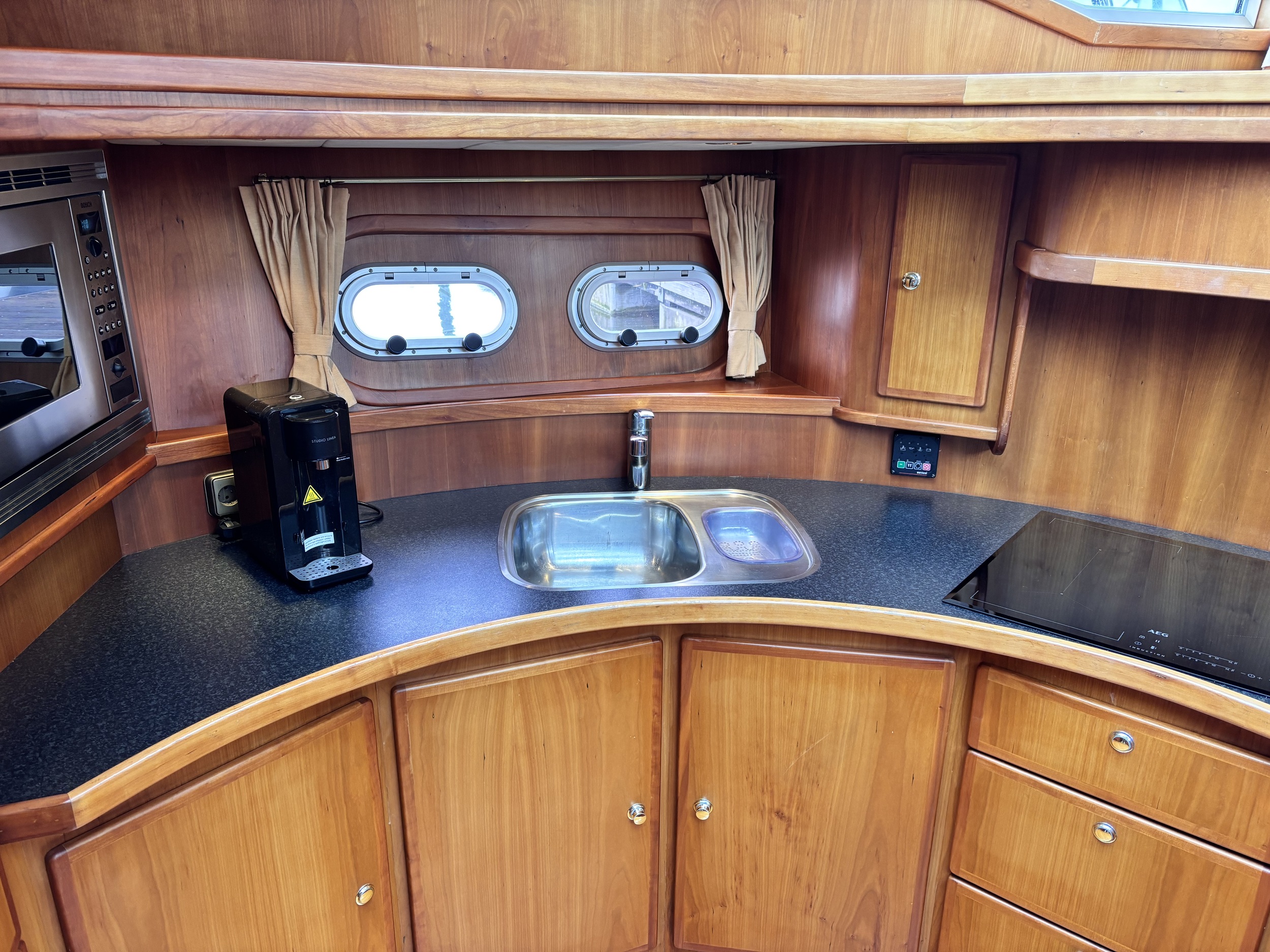 Pacific Allure 155 Stuurhuis