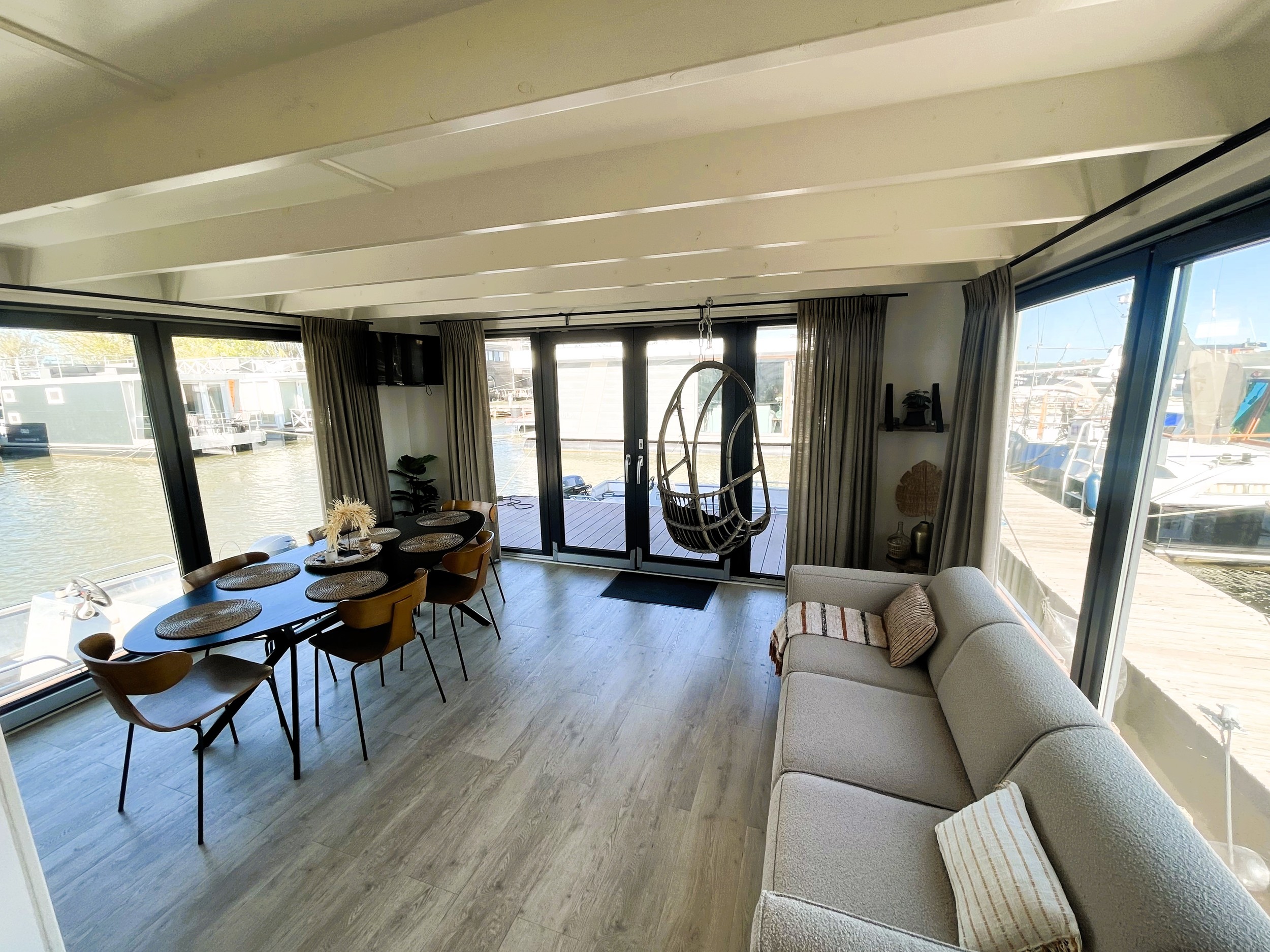 Surla 15 Houseboat Zelfvoorzienend