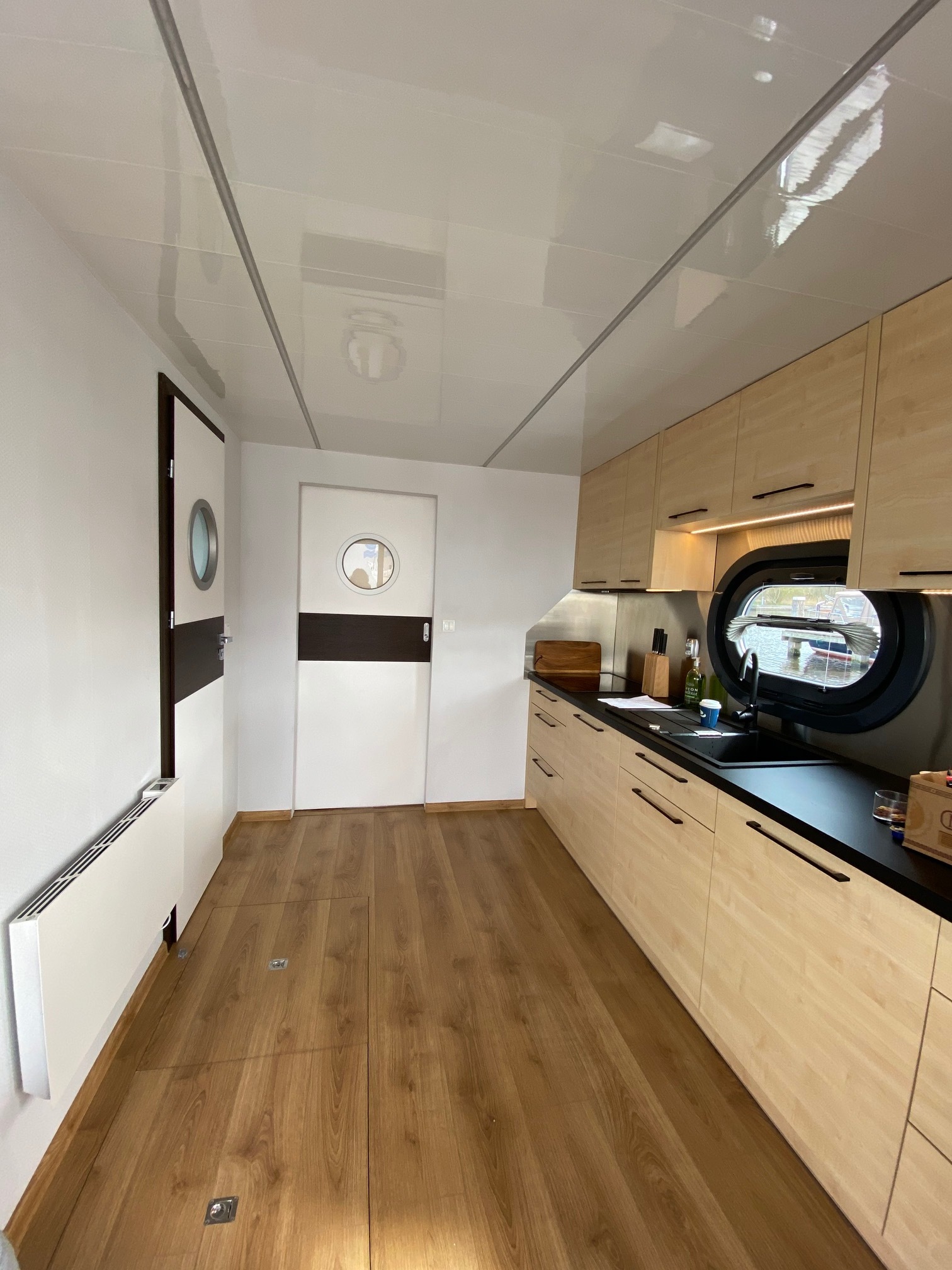 Campi 400 Per Direct Irnsum Ligplaats (Houseboat)