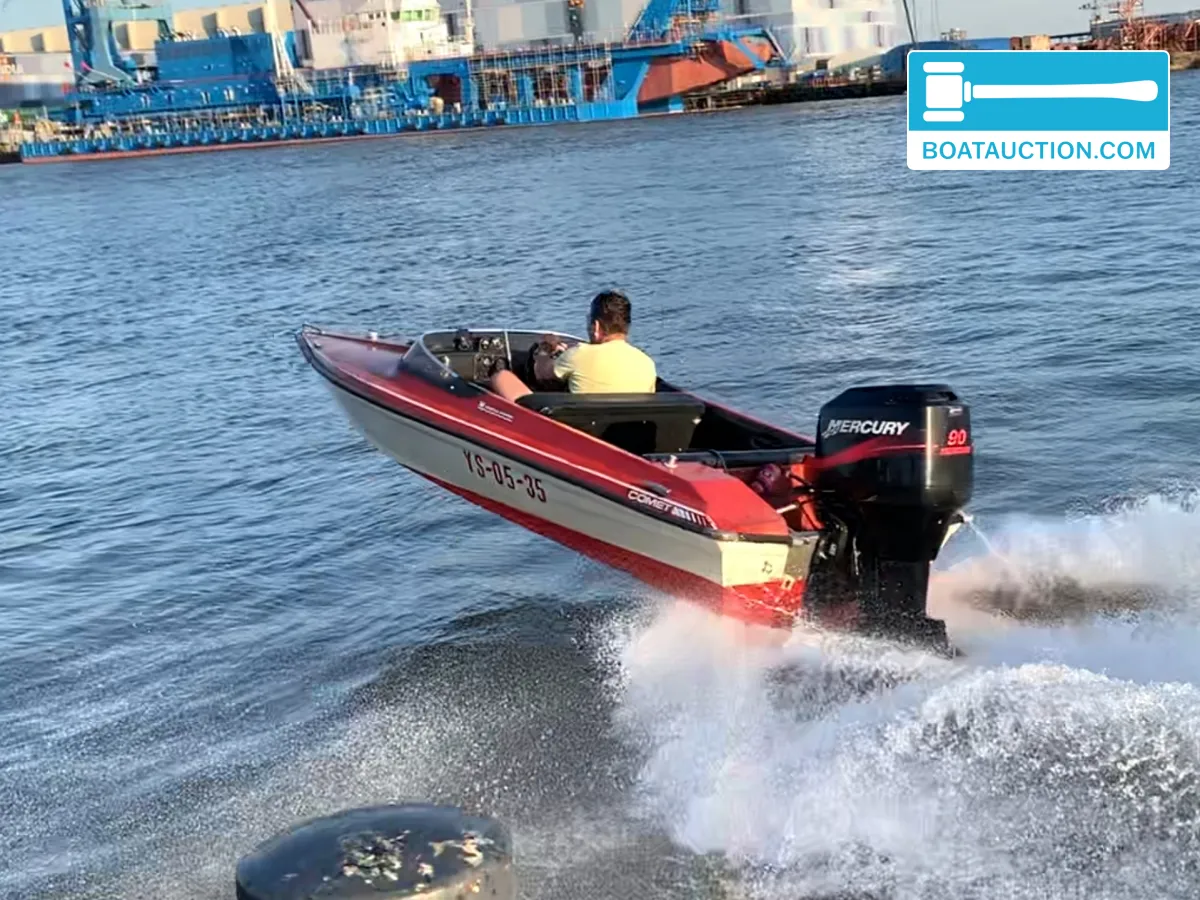 Castle Marine Comet 14