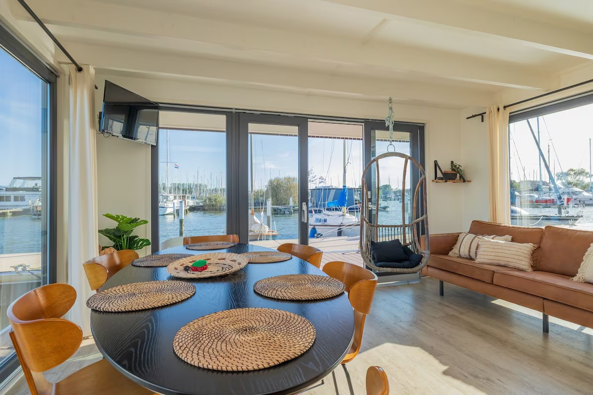 Surla 15 Houseboat Zelfvoorzienend