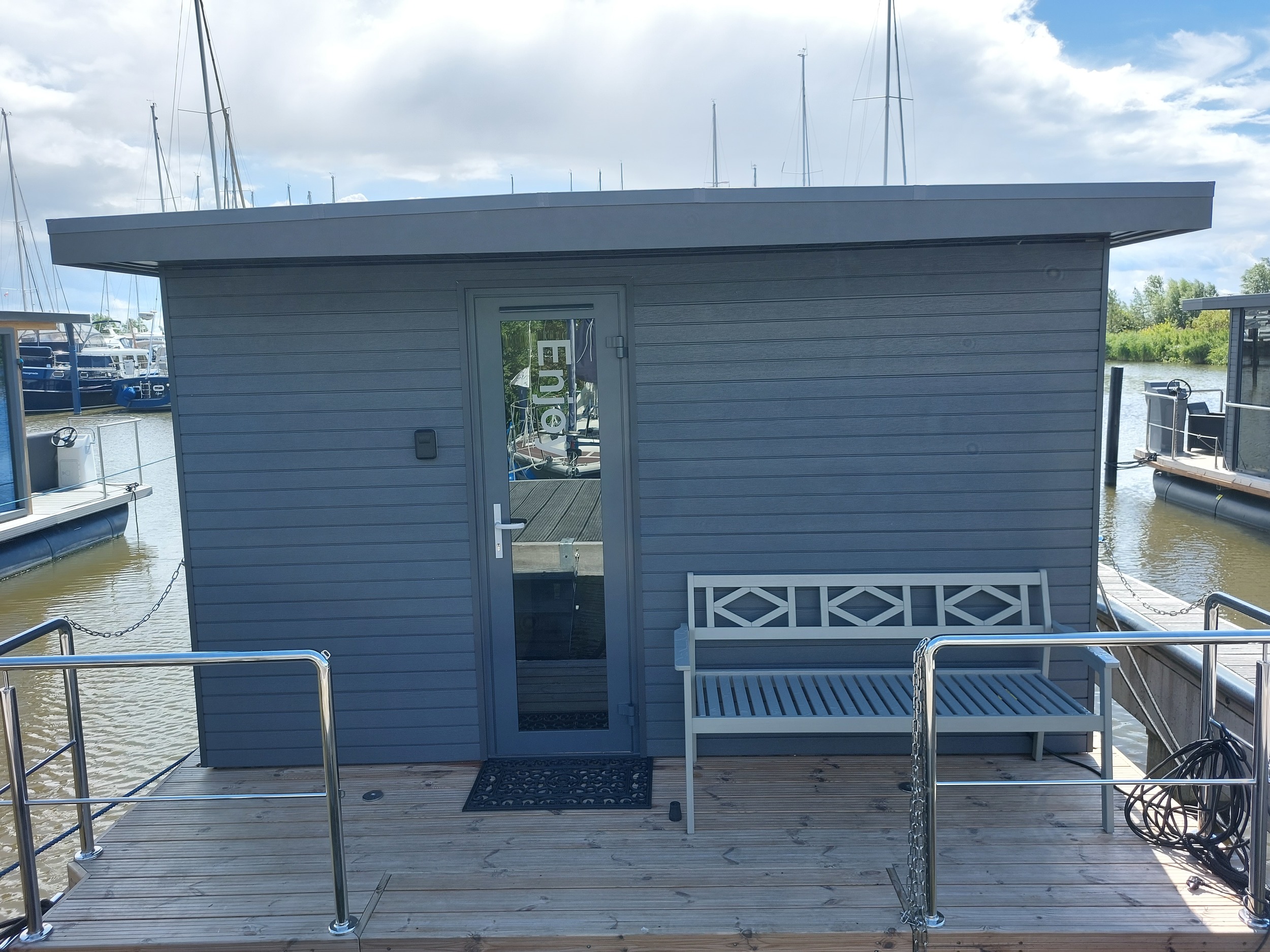 La Mare Houseboat Apartboat L Long