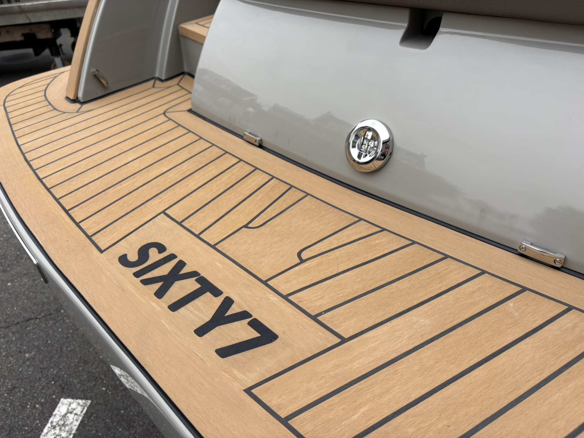 Antaris Sixty7 met Vetus 42 pk in RAL 7030 op voorraad!