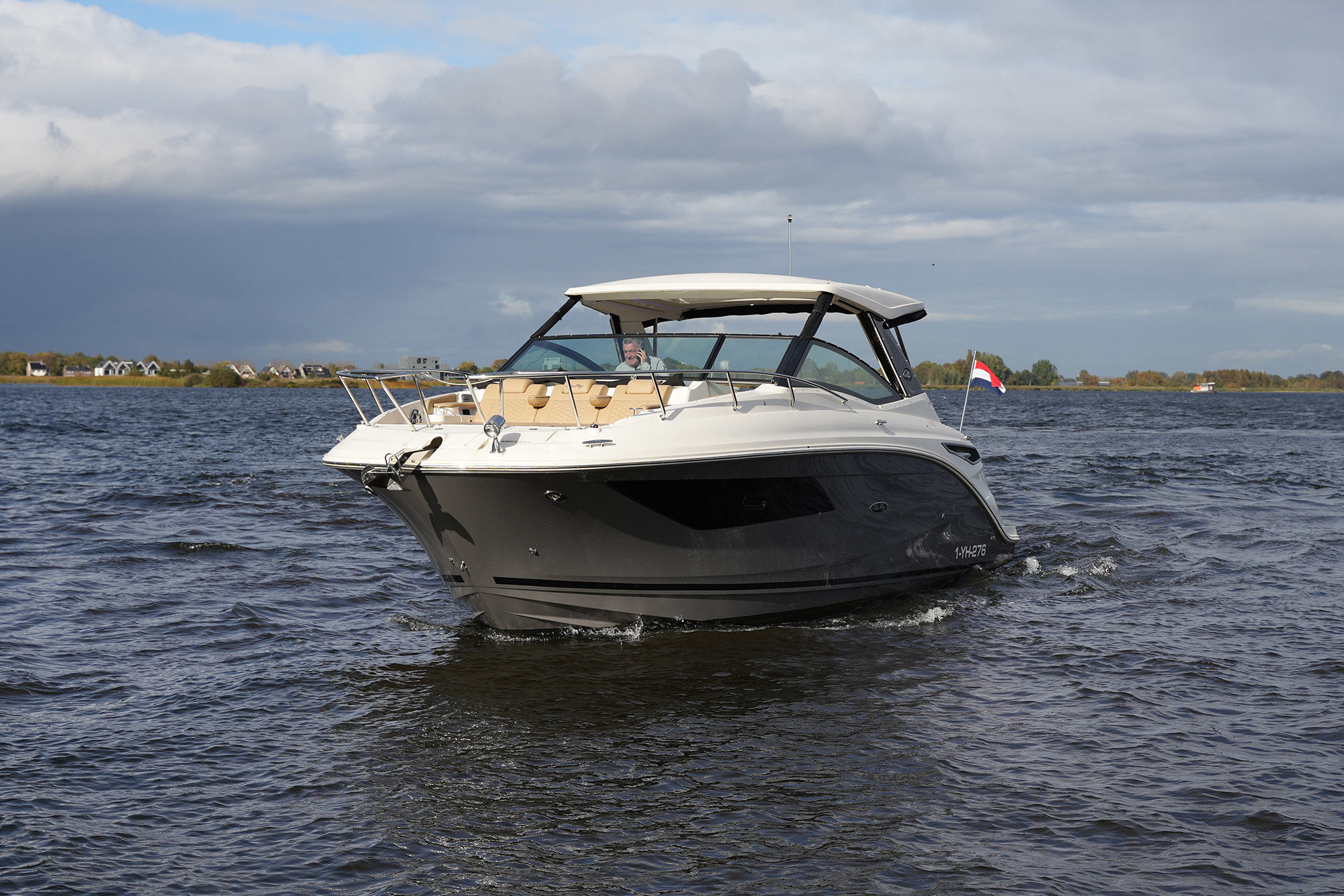 Sea Ray Sundancer 320
