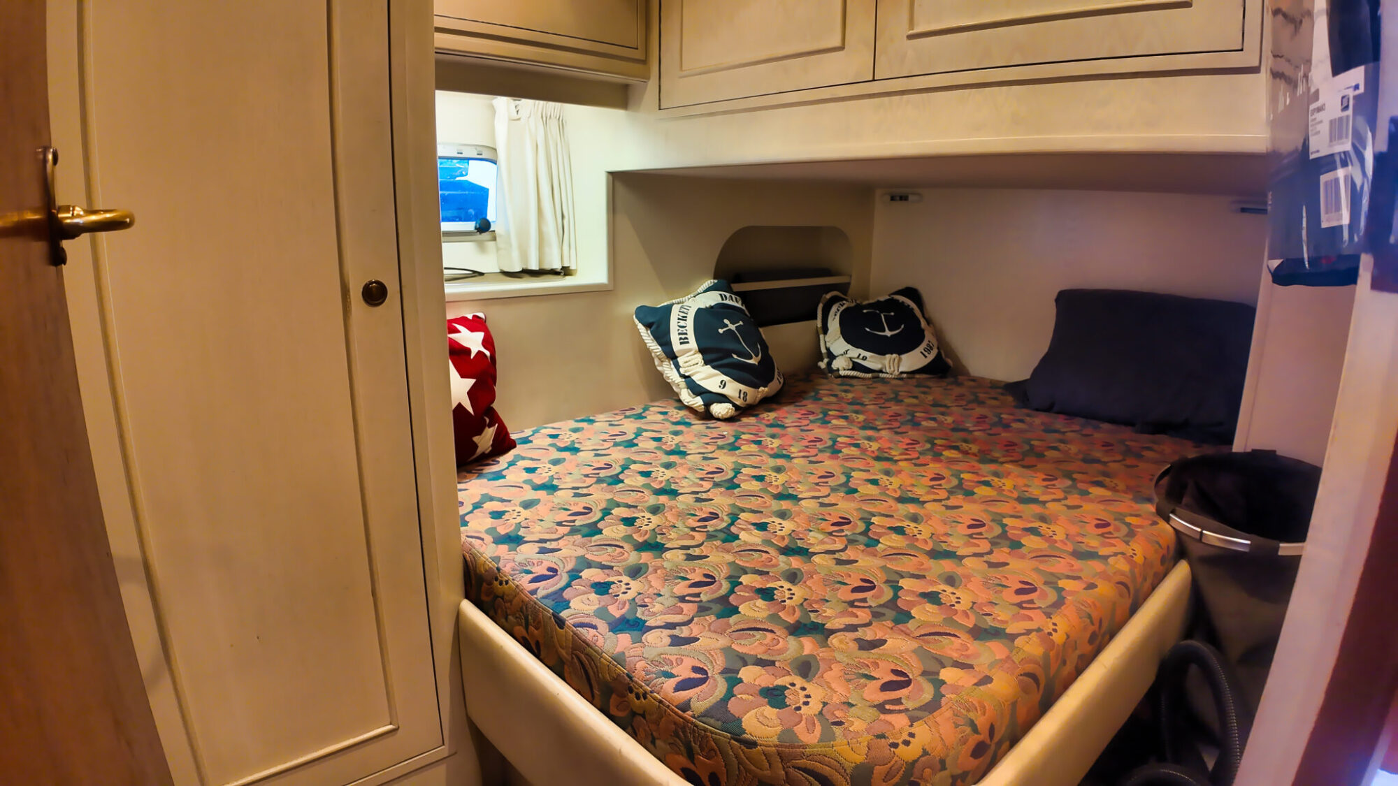 Neptunus 138 / 46 Flybridge Sedan