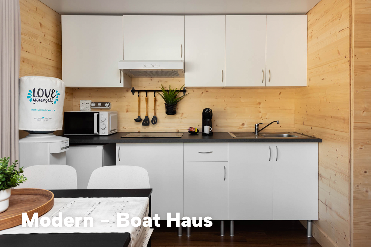 Boat Haus Mediterranean 8X4 MODERN Houseboat