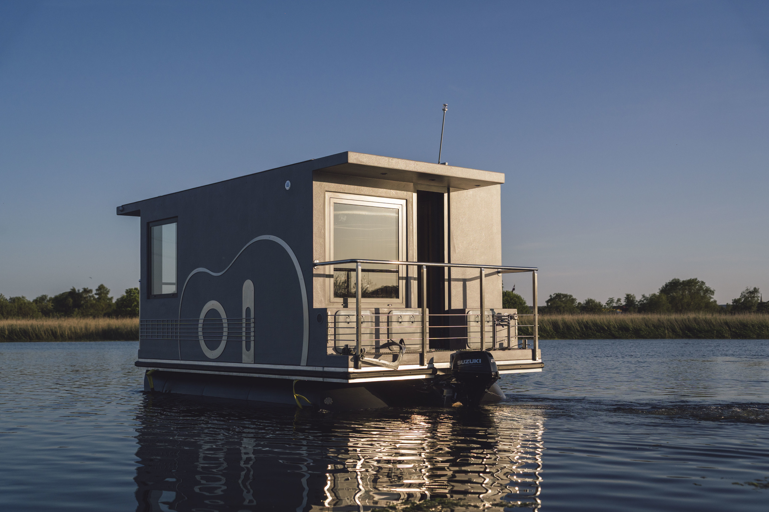 SHB Houseboat GTR 6.3