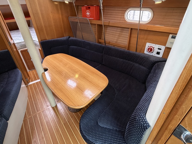 Catalina 320