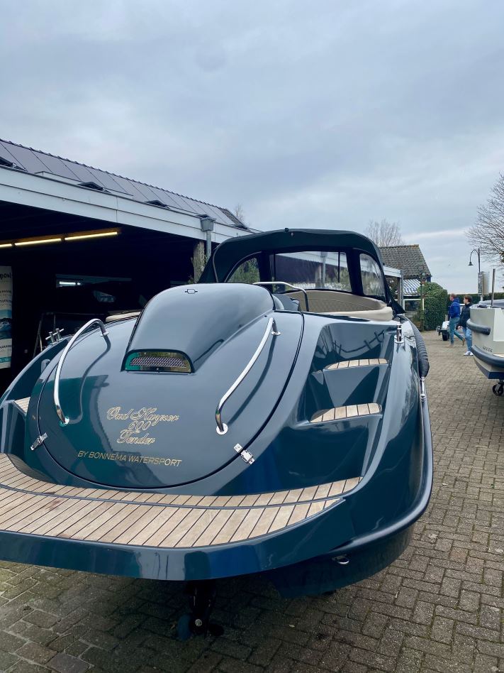 Oud Huijzer 600 Tender