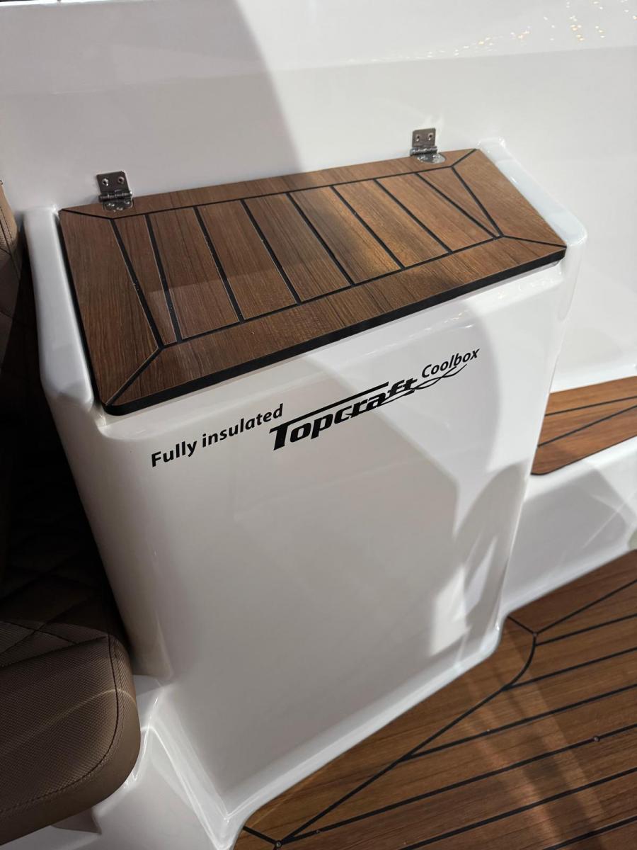 Topcraft 627 Tender