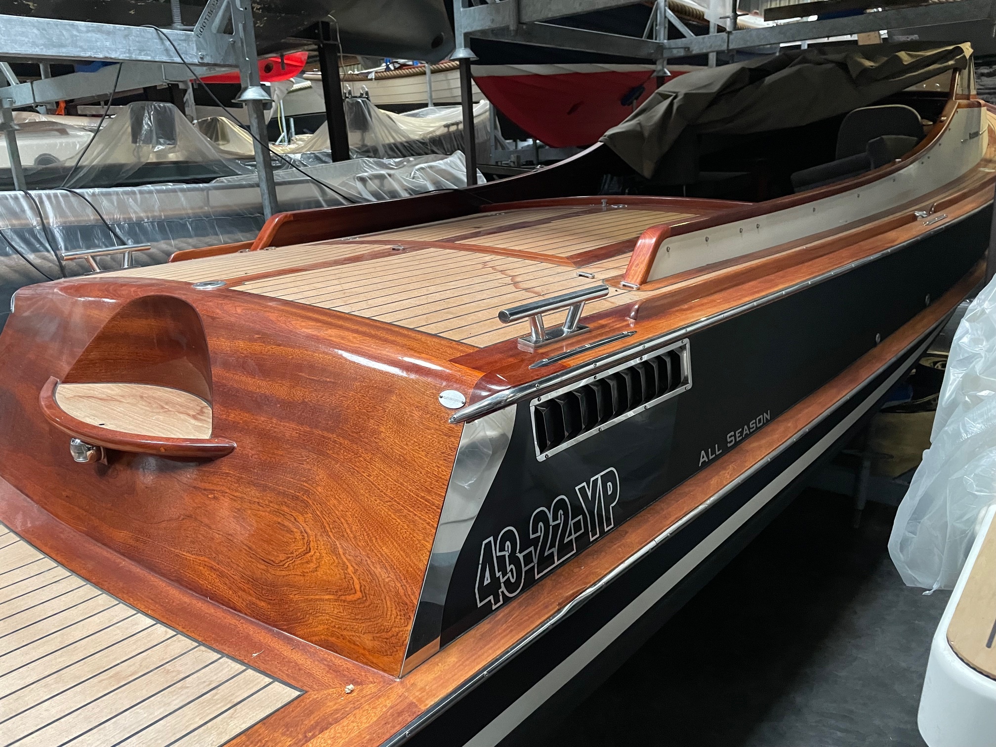 Brandaris Barkas 900 Cabin