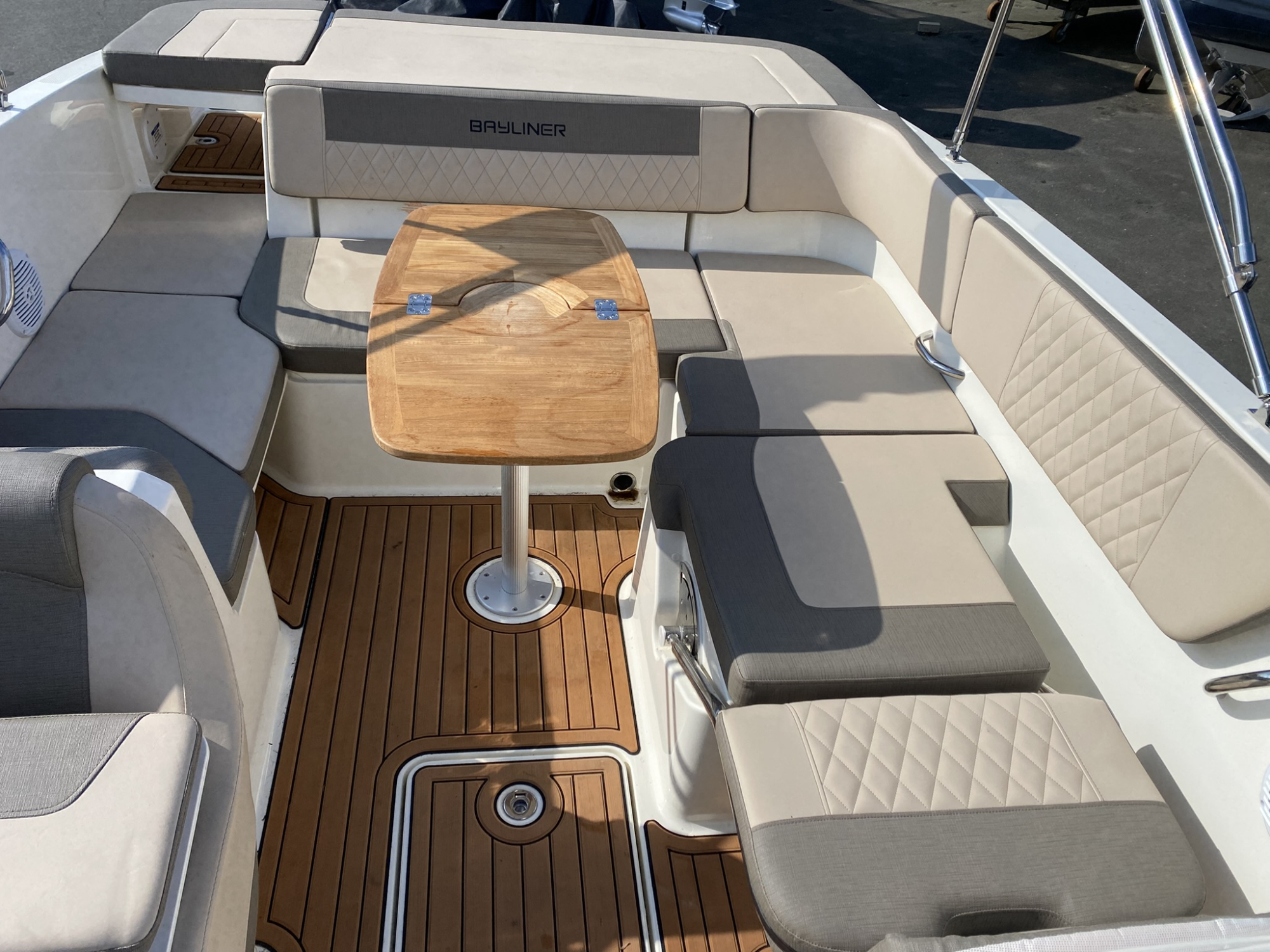 Bayliner VR6 met Mercruiser 4.5L 250 pk -  bouwjaar 2020