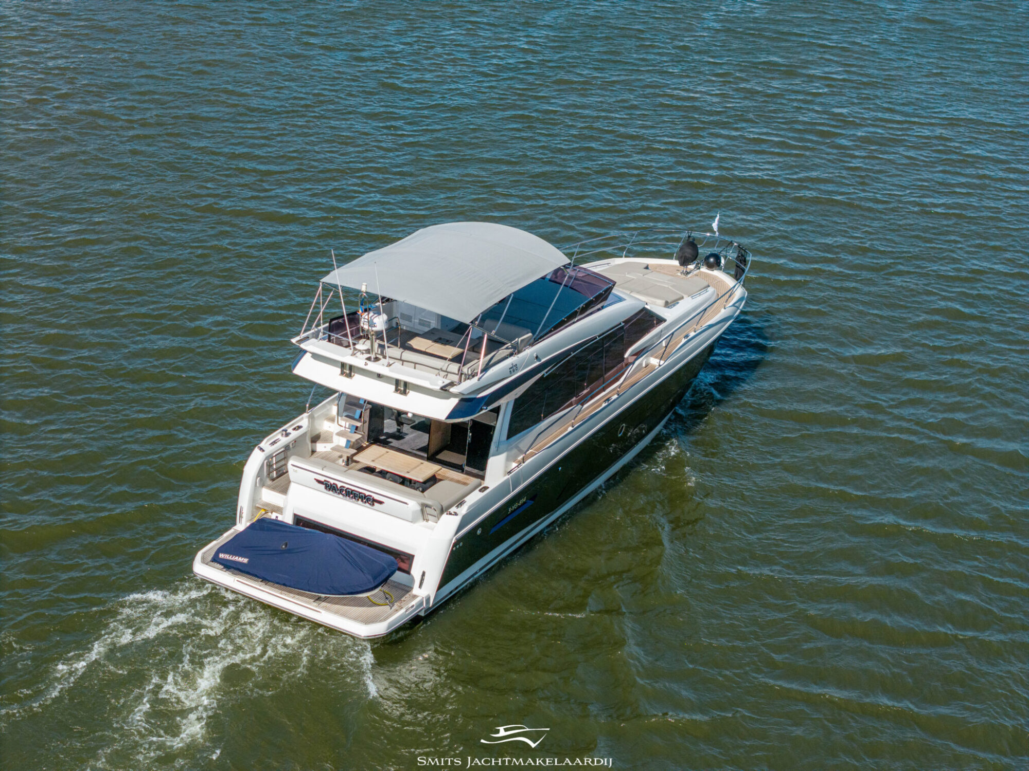 Prestige 590 Flybridge