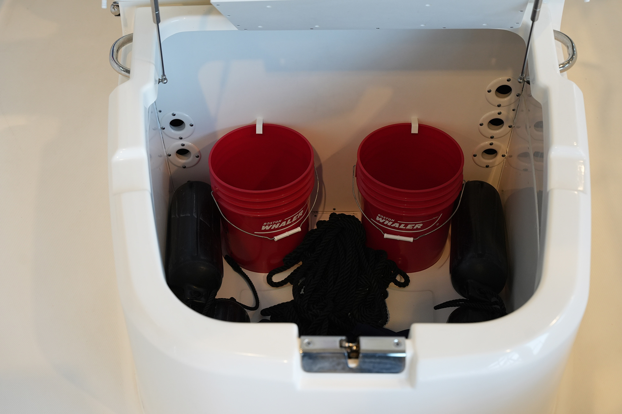 Boston Whaler 270 Dauntless