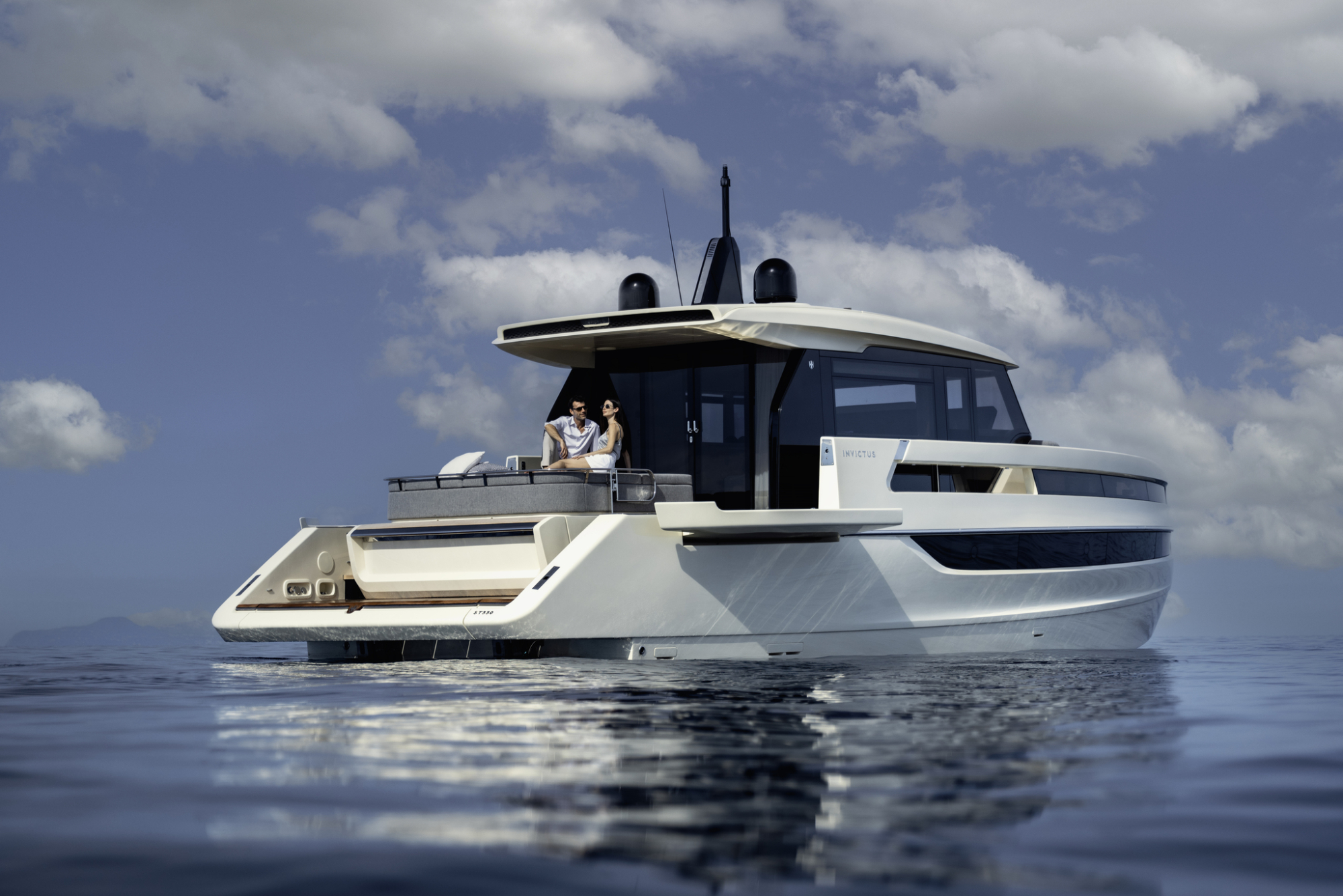 Invictus yachts Invictus ST550 met 2x 950 pk Volvo IPS direct leverbaar