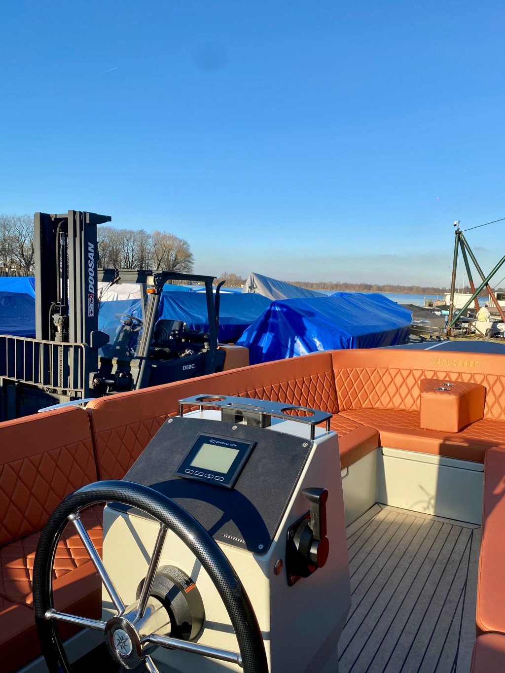 Van Vossen 650 e tender Electra Gray