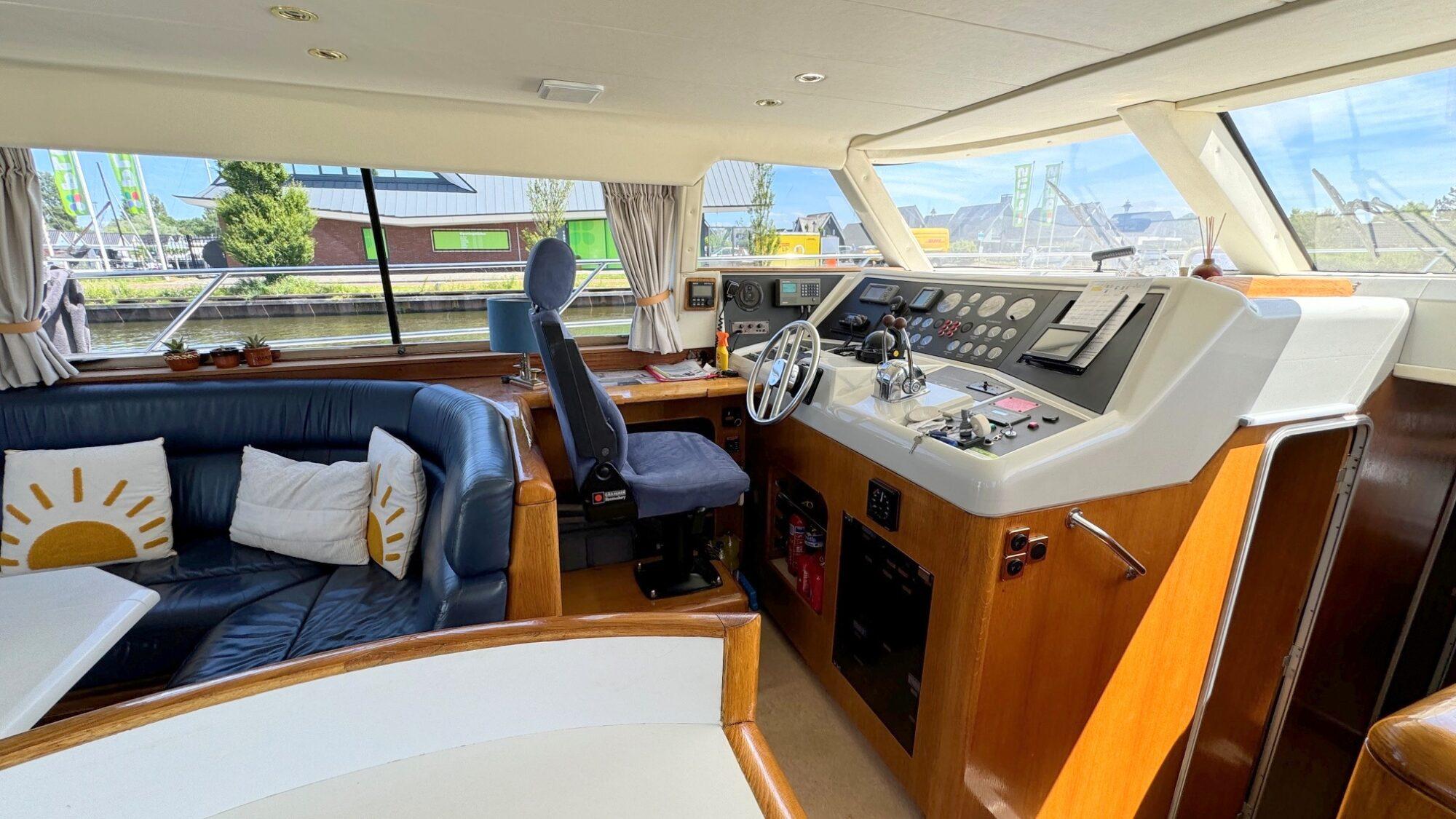 Whitewater Whitewater Wolfe 46 Flybridge