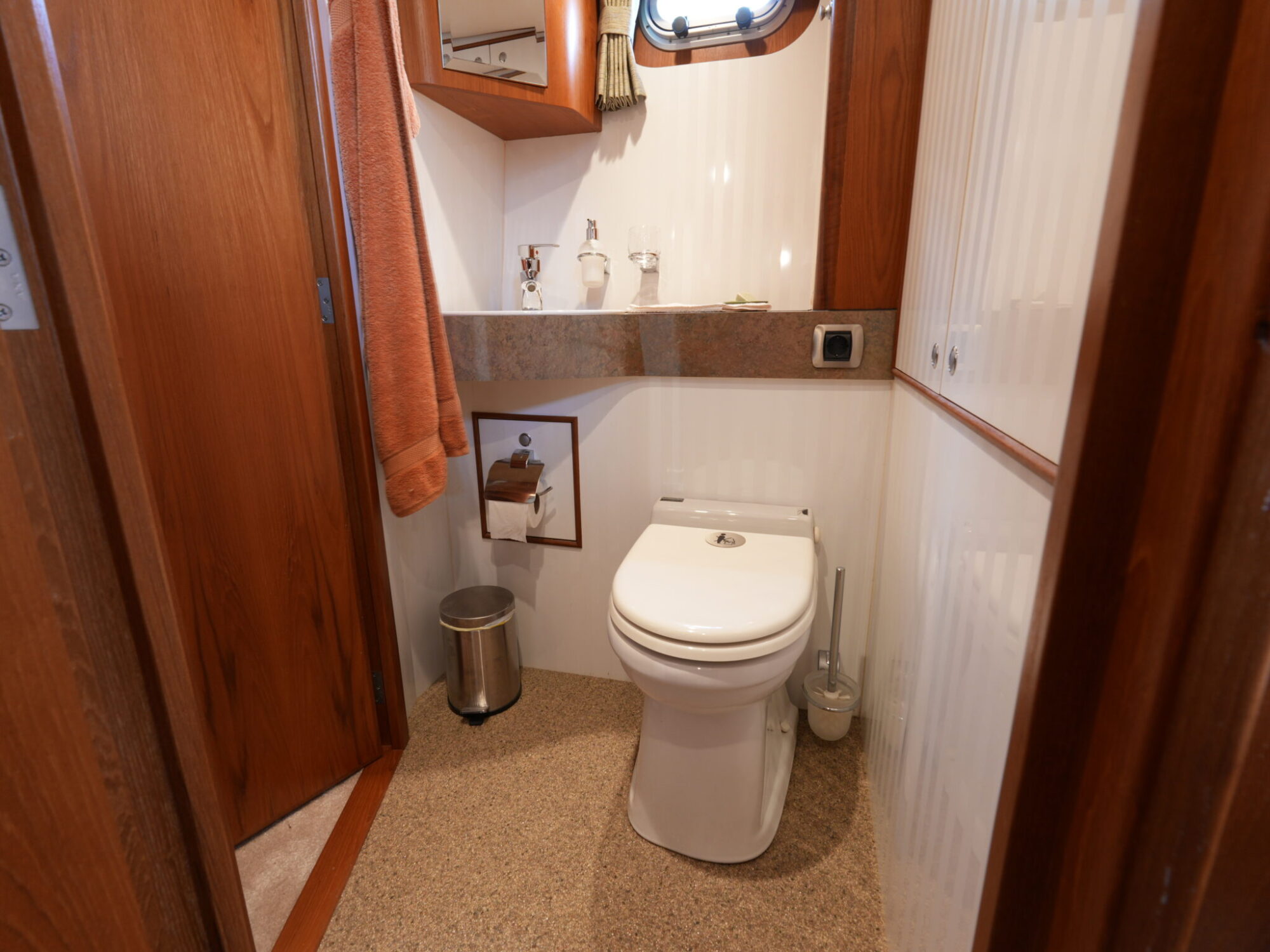 Van Vossen Parade 12.70 AK Exclusive