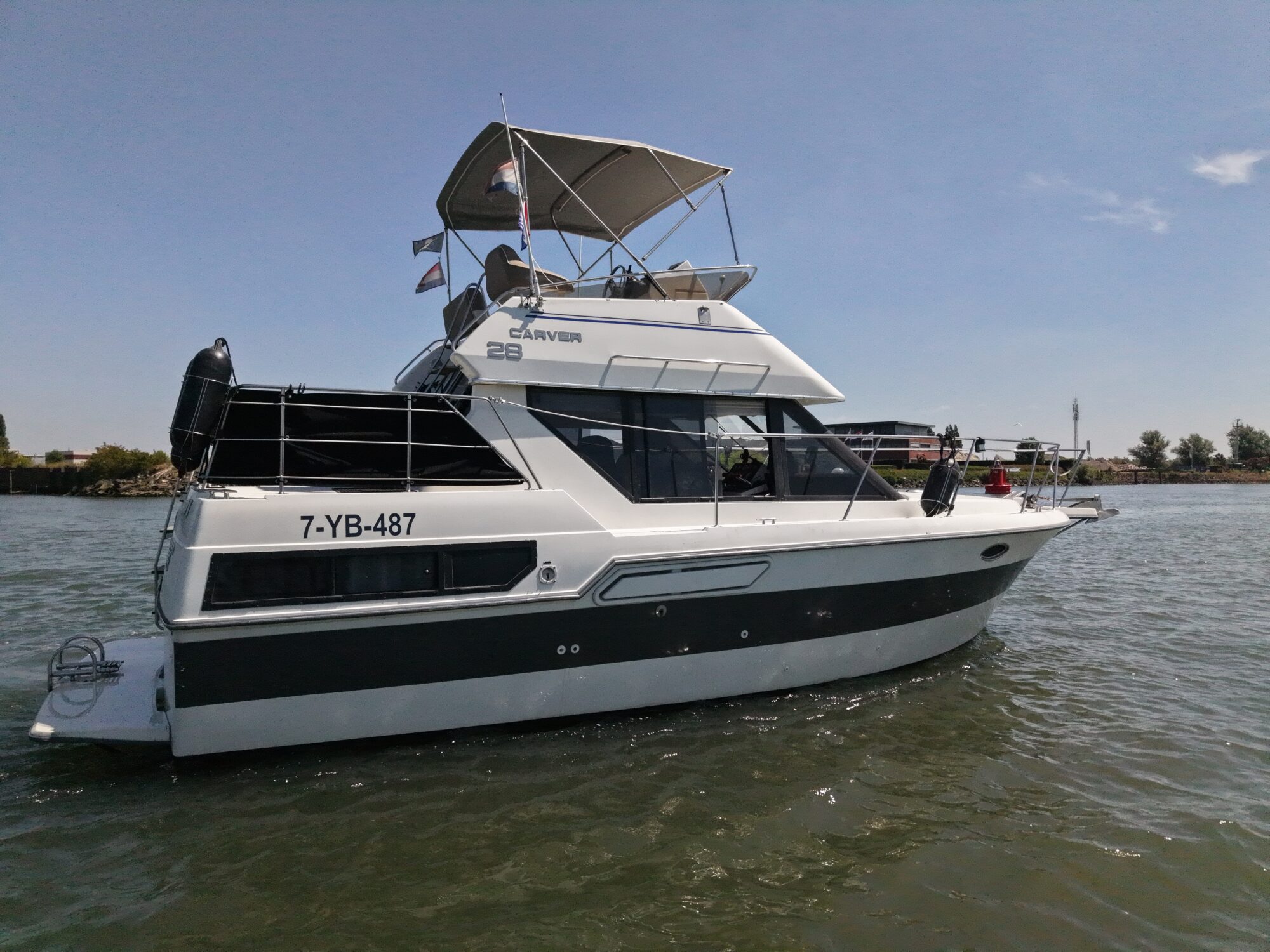 Carver 28 Flybridge