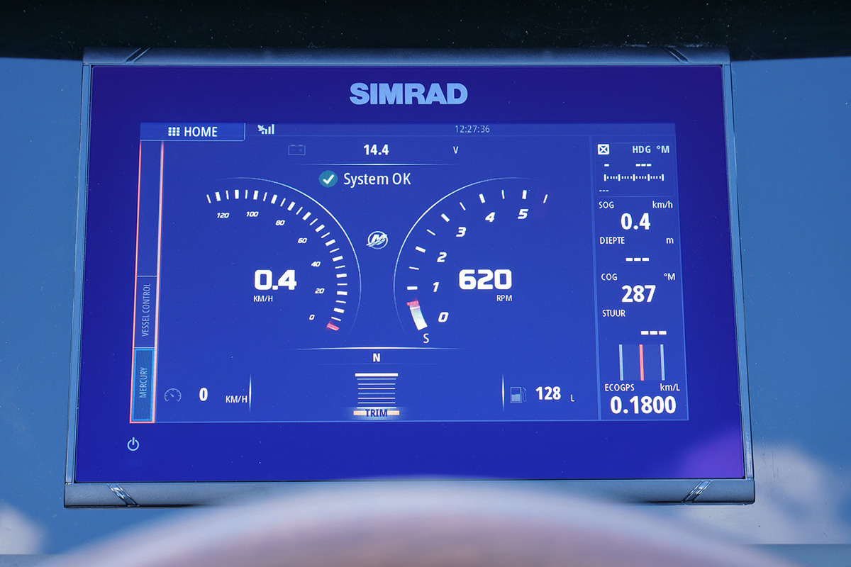 Sea Ray SPX 230