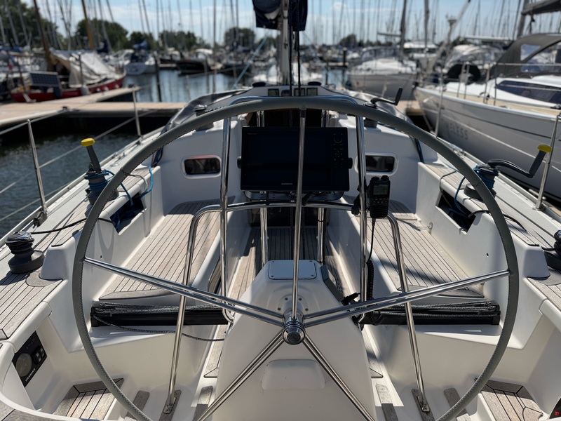 Arcona 370
