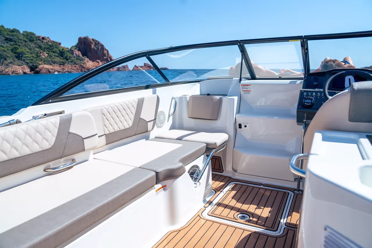 Bayliner VR6 Cuddy