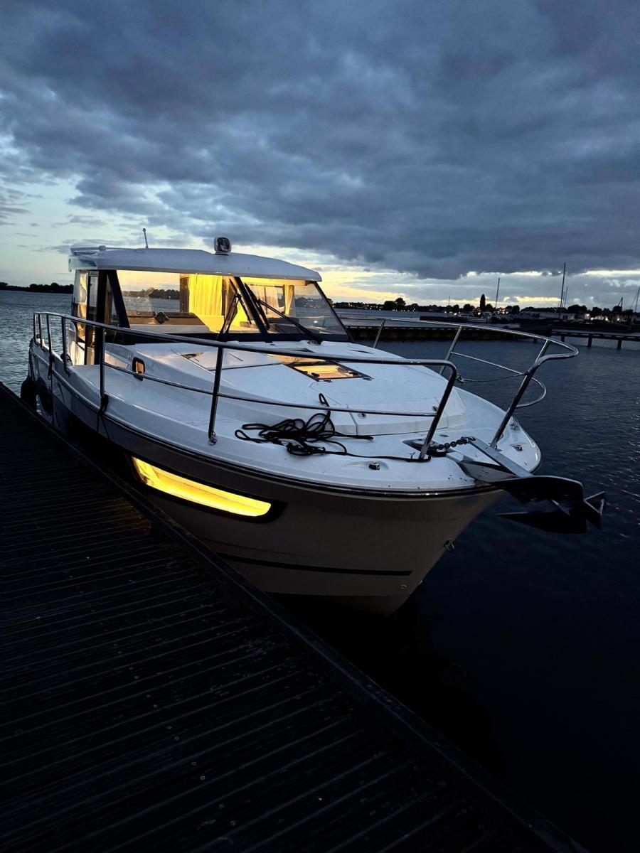 Jeanneau Merry Fisher 1095 Coupé Hardtop