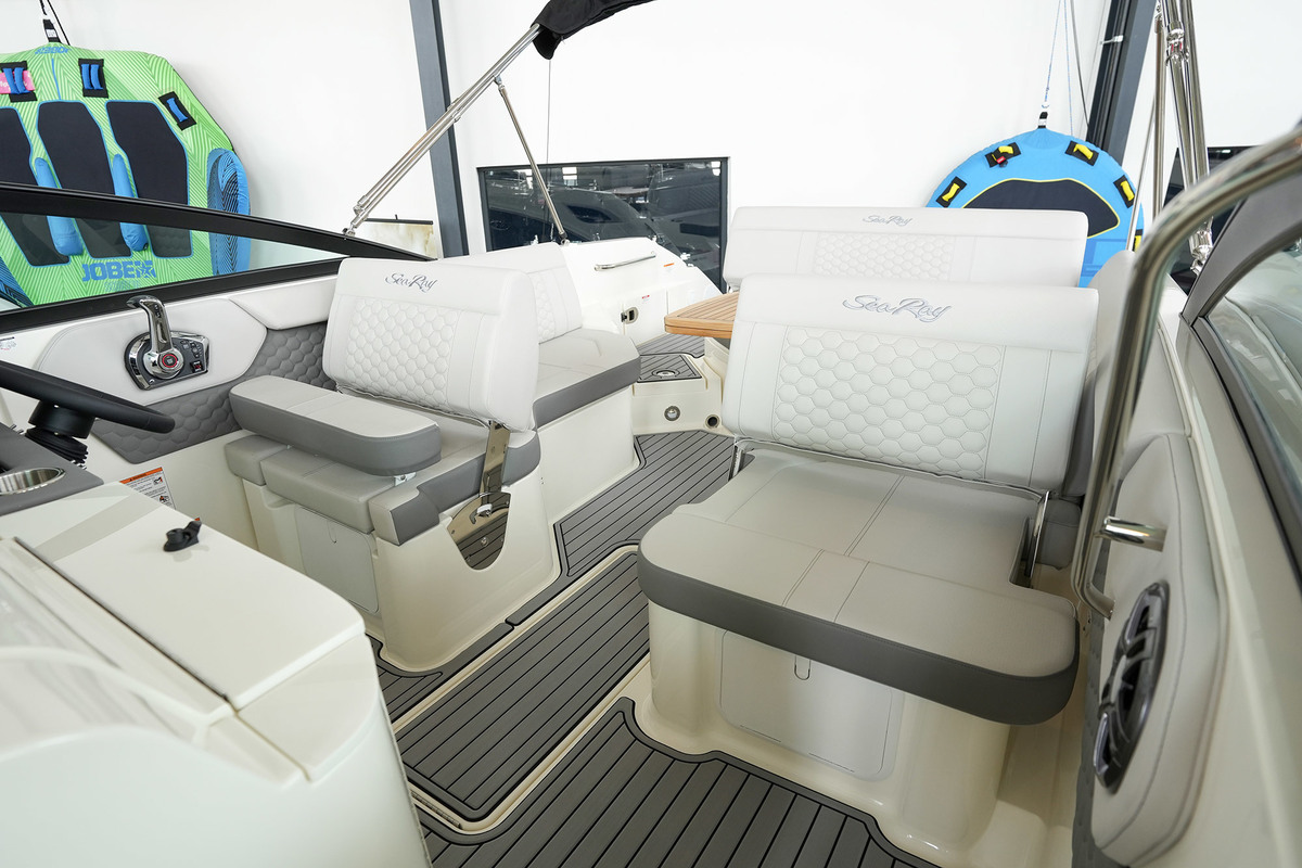 Sea Ray SDX 250