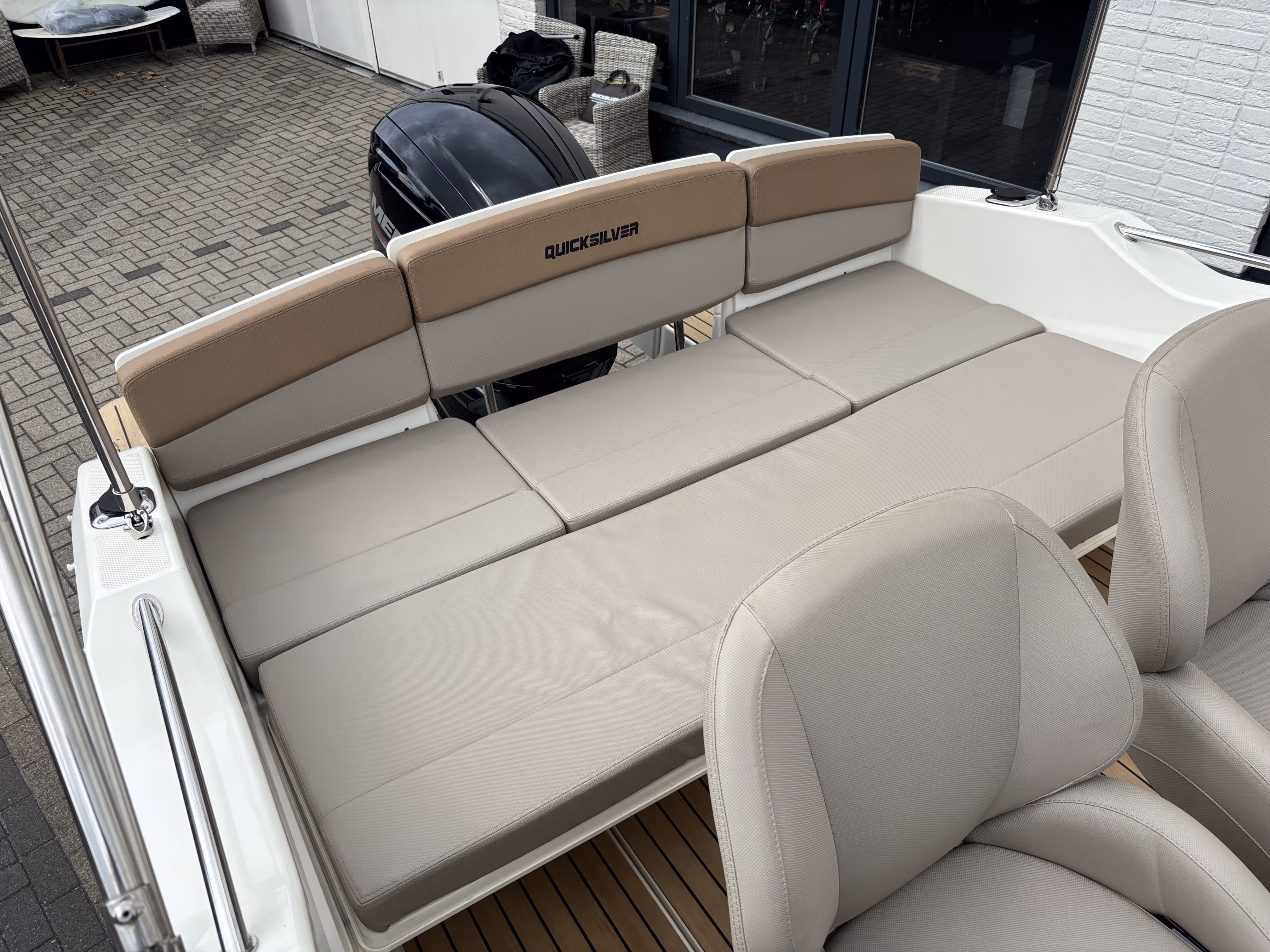 Quicksilver 555 Cabin