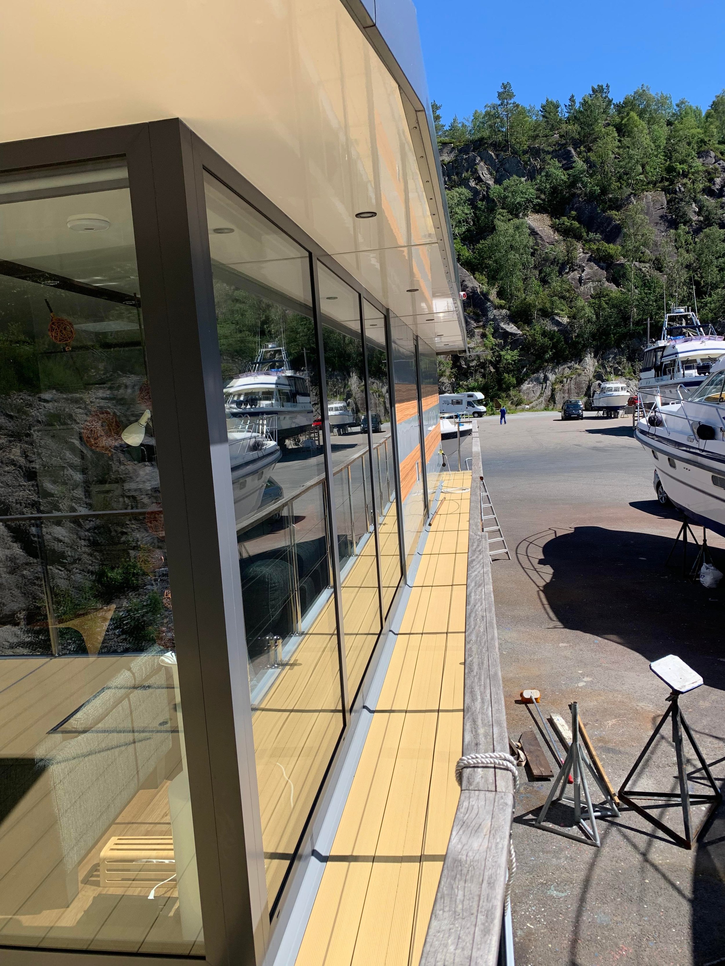 Waterbus Optima Houseboat