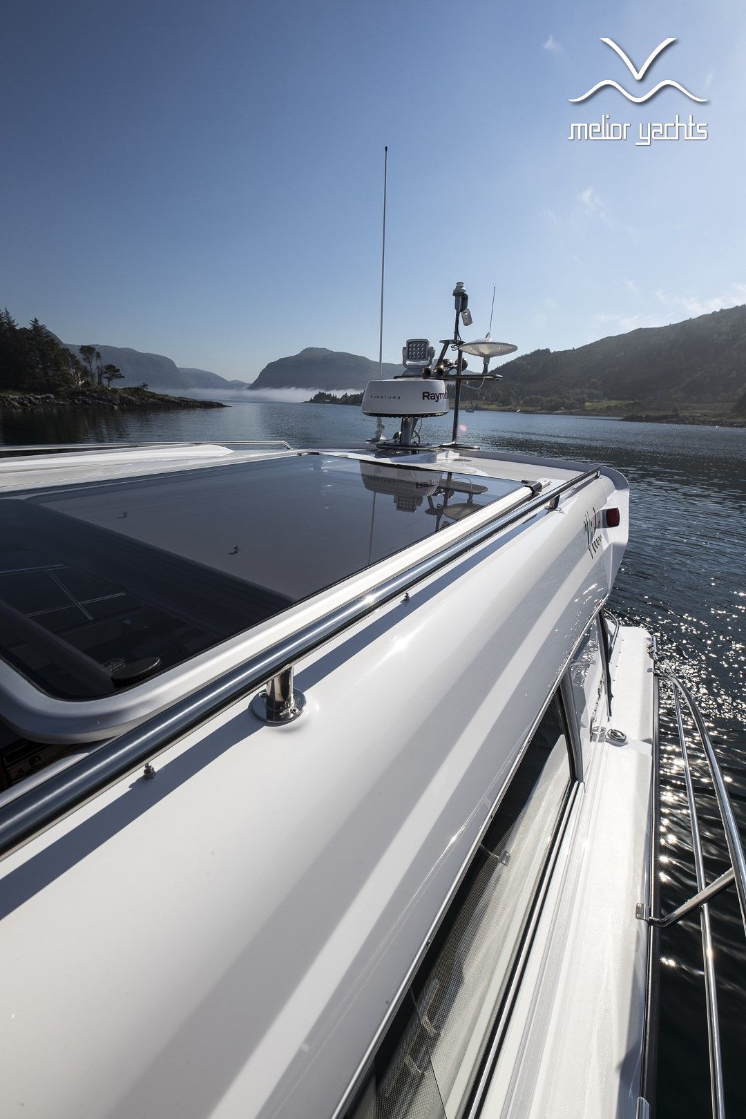 Saga 385 - Edition Walnut Interior