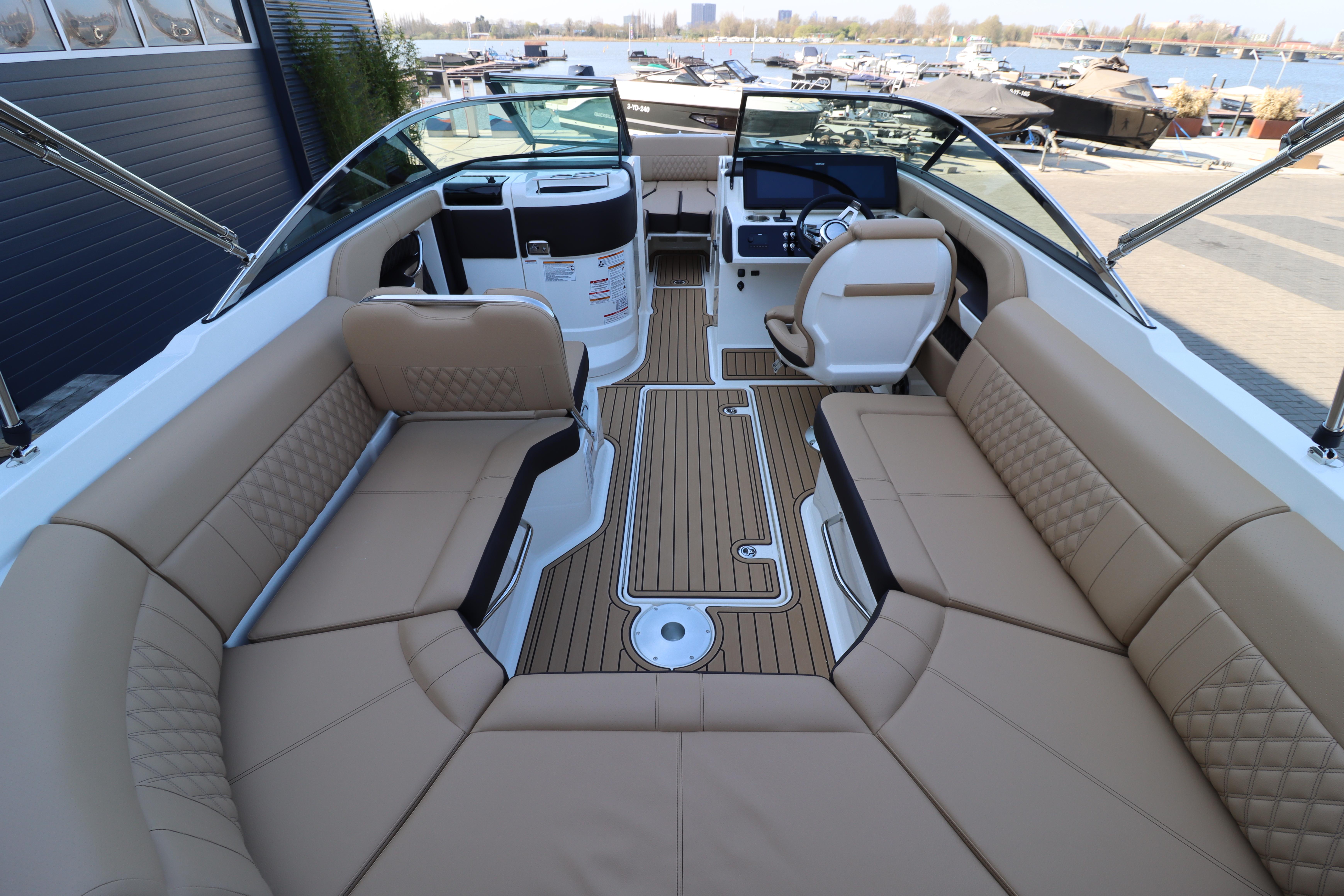 Sea Ray SLX 250