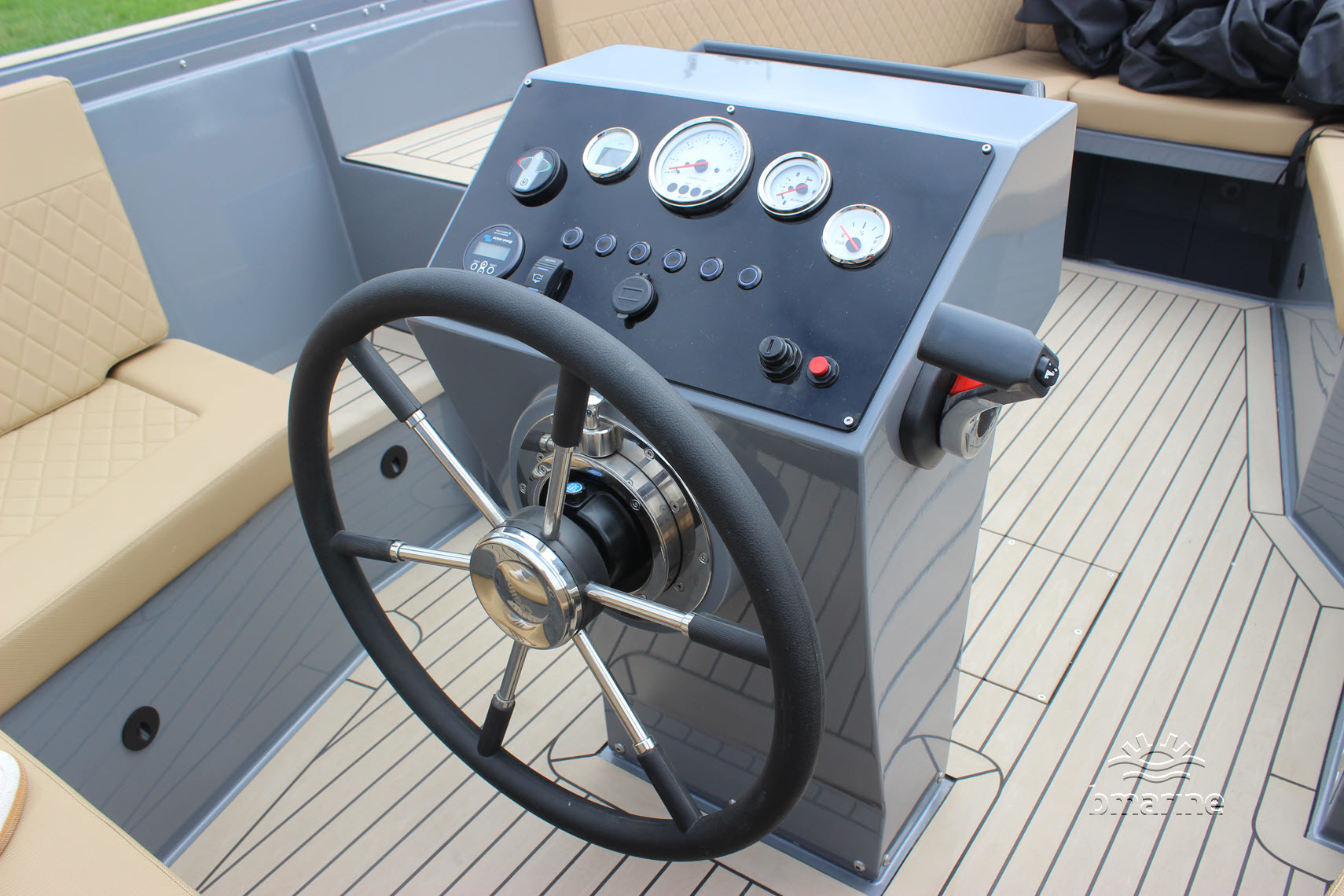 Elite 717 Tender
