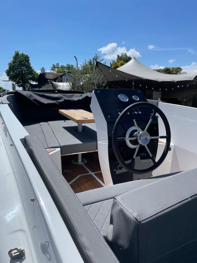 Corsiva 605 Tender incl. Suzuki 50pk