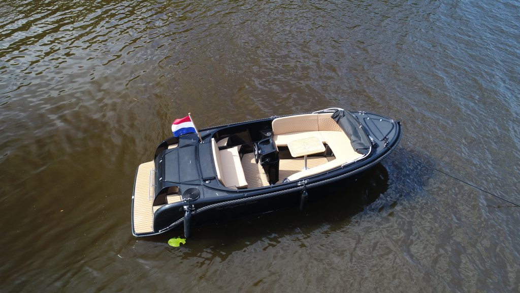 Oud Huijzer 616 deLuxe occasion 60pk in bemiddeling incl ligplaats