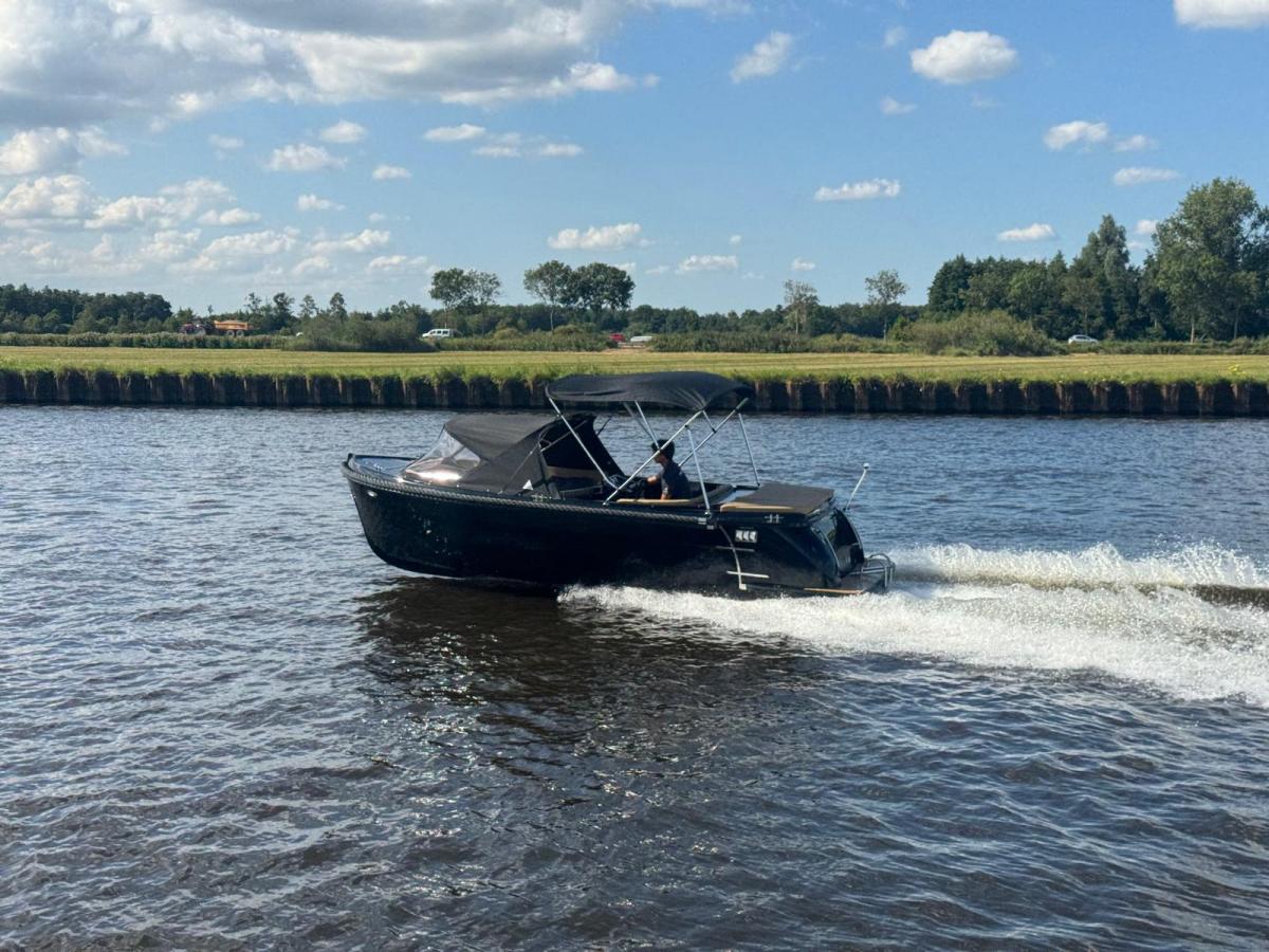 Topcraft 605 Tender