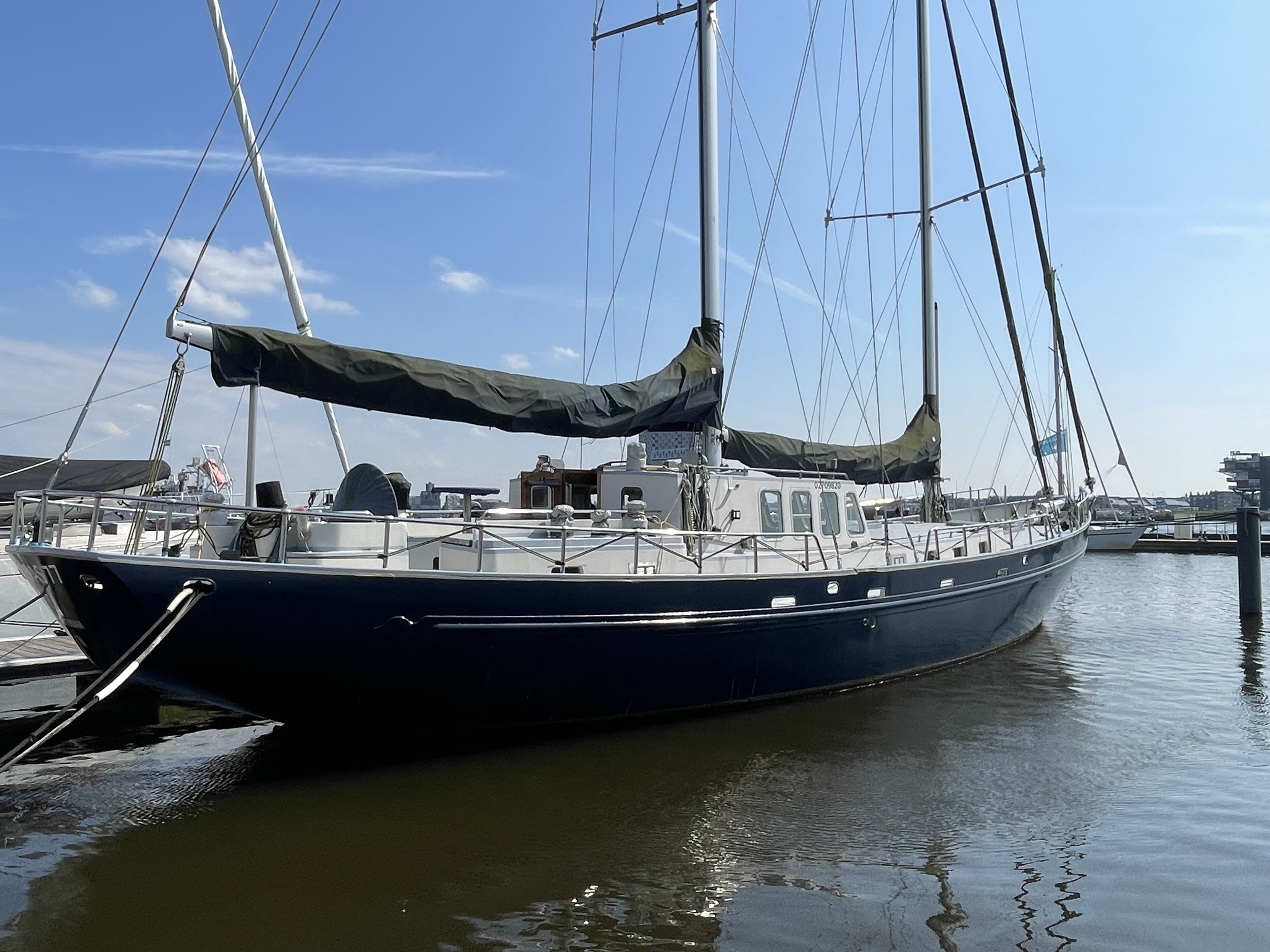Dykstra Schooner 77, Midzwaard
