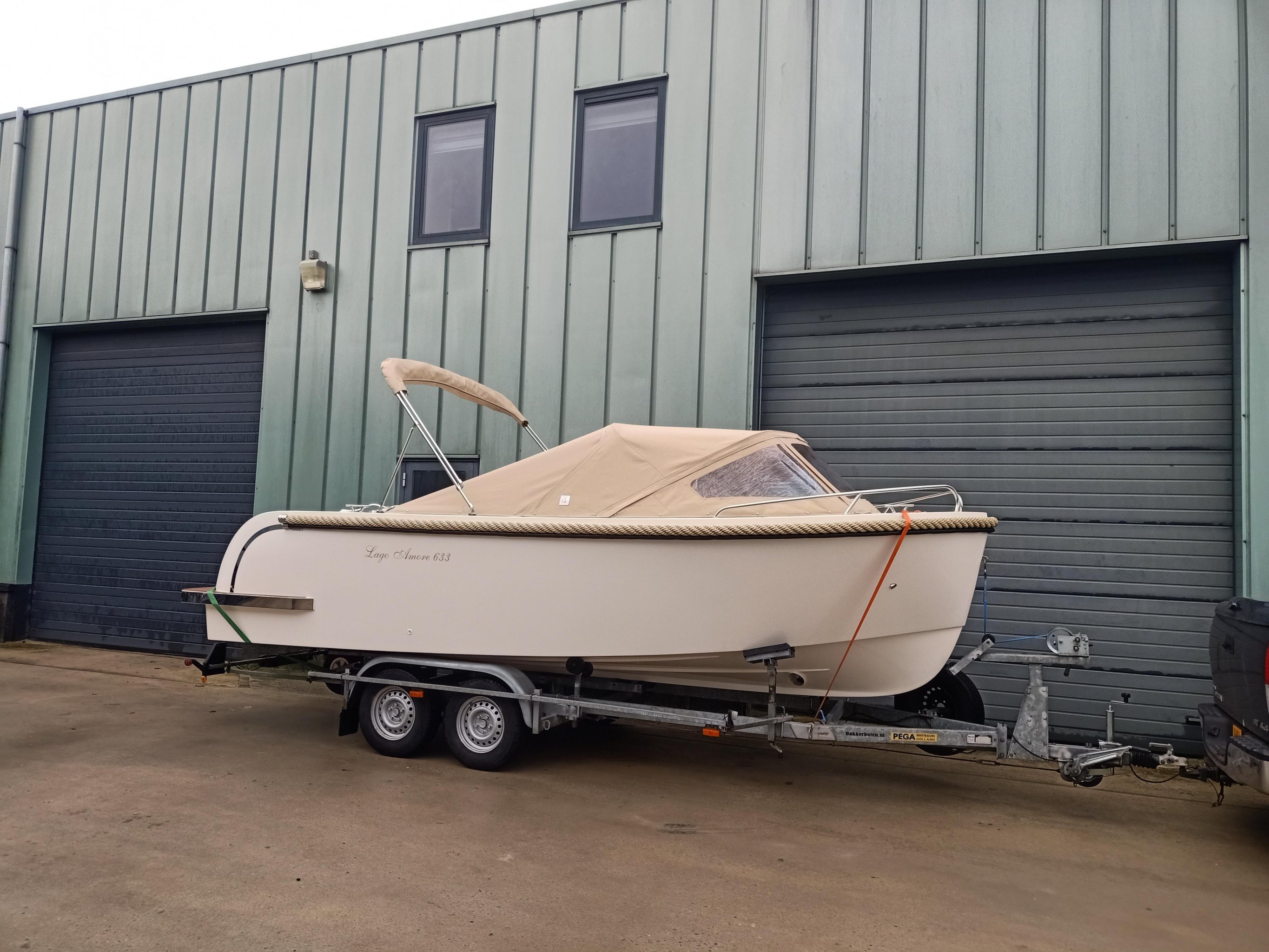 Lago Amore 633 en 606, 595