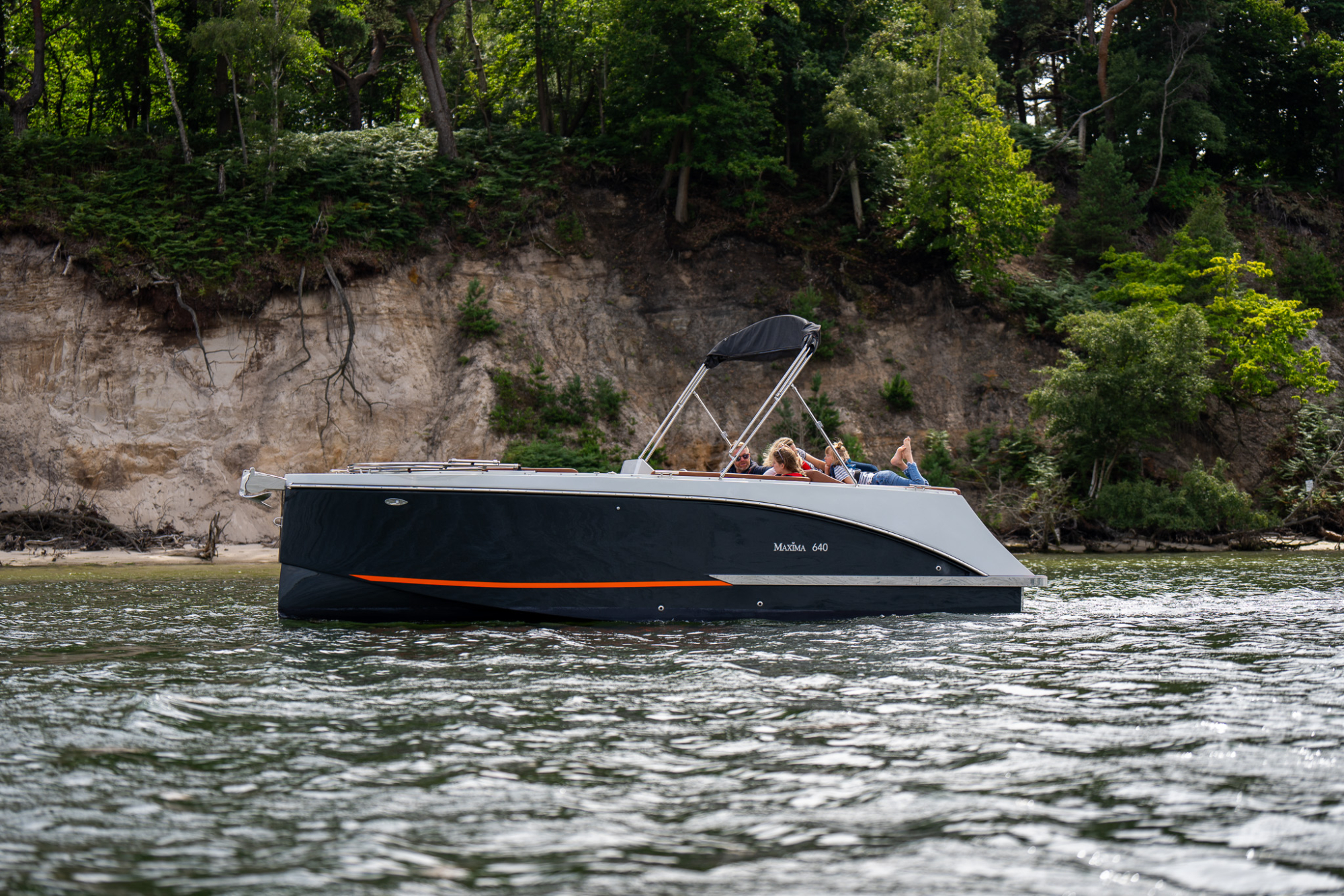 Maxima Boats 640