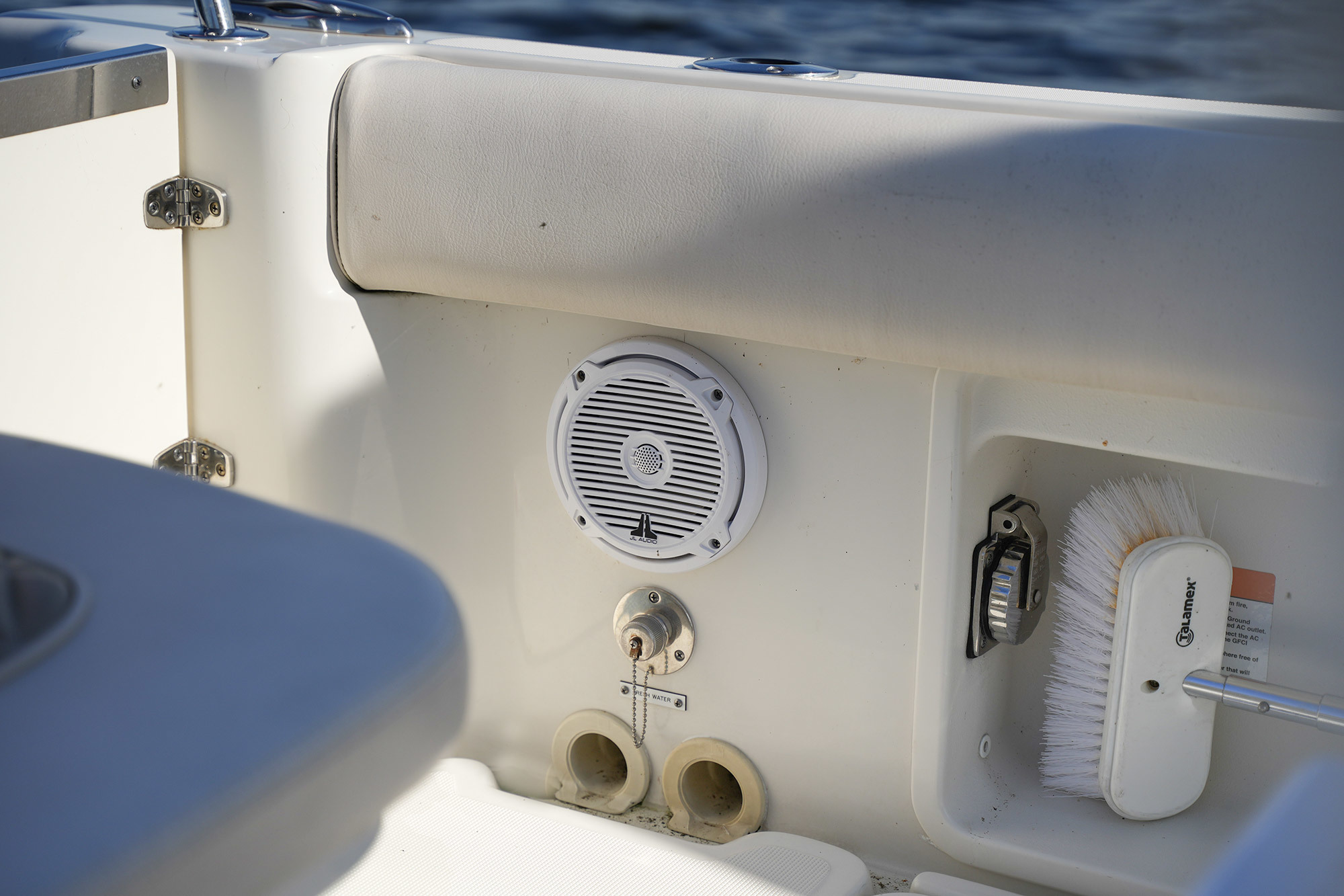 Chris-Craft Catalina 23