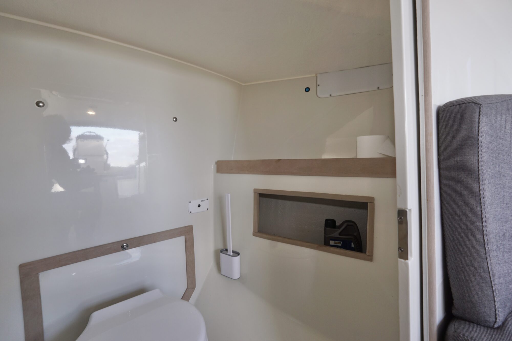 Damarin 732 Cabin