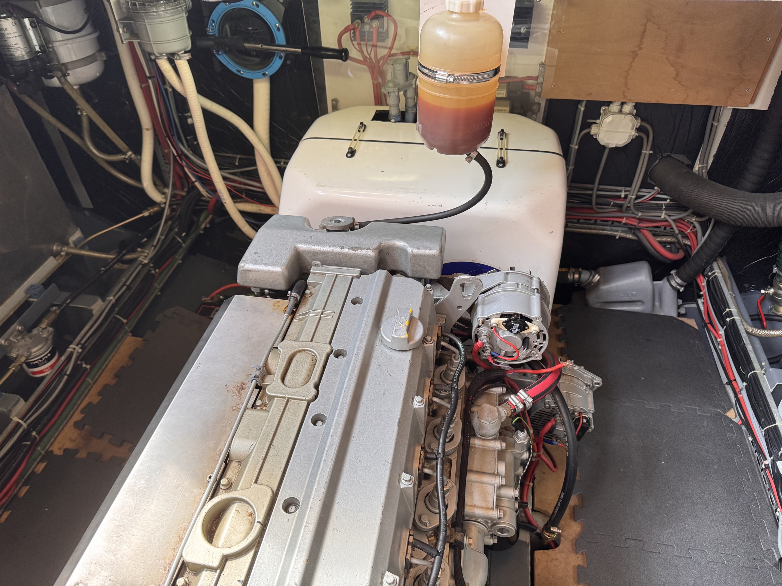 Aquanaut Drifter Trawler 1250 AK