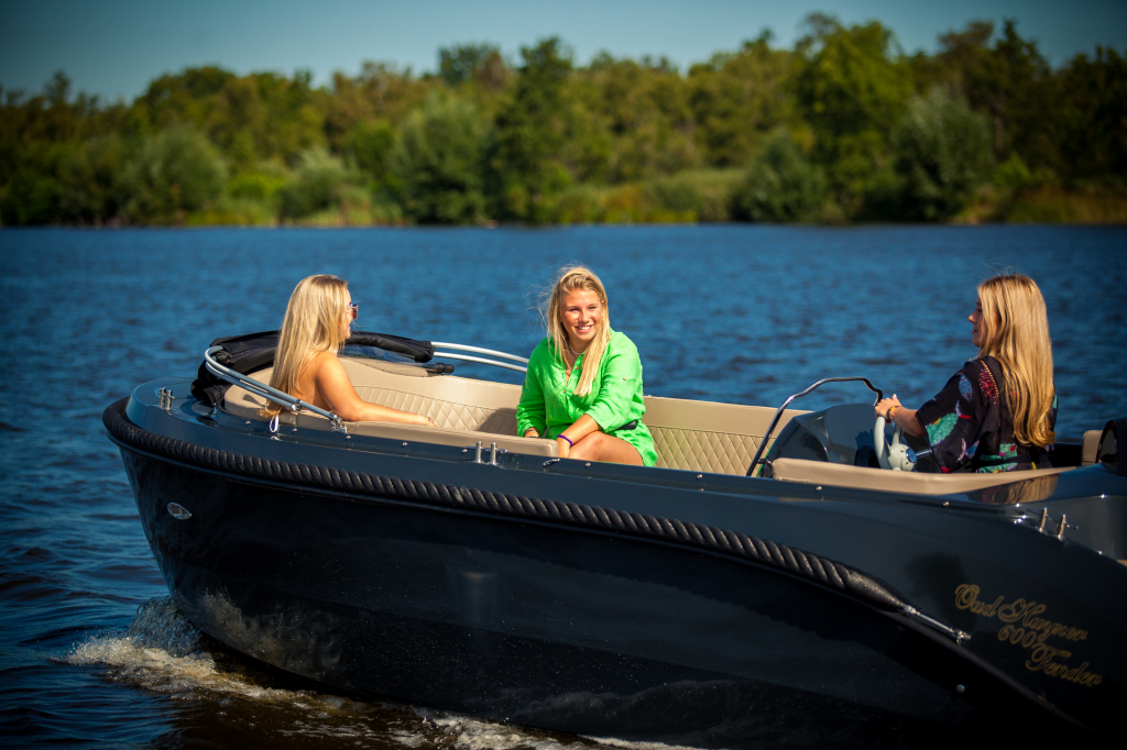 Oud Huijzer 600 Tender al 24 JAAR KWALITIEIT !!