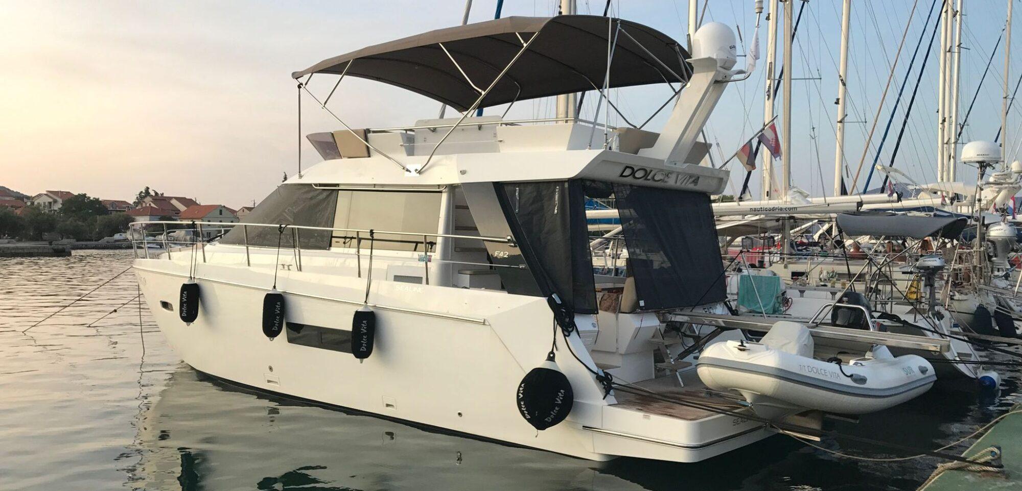 Sealine Sealine F 42 Flybridge hoofdfoto: 1